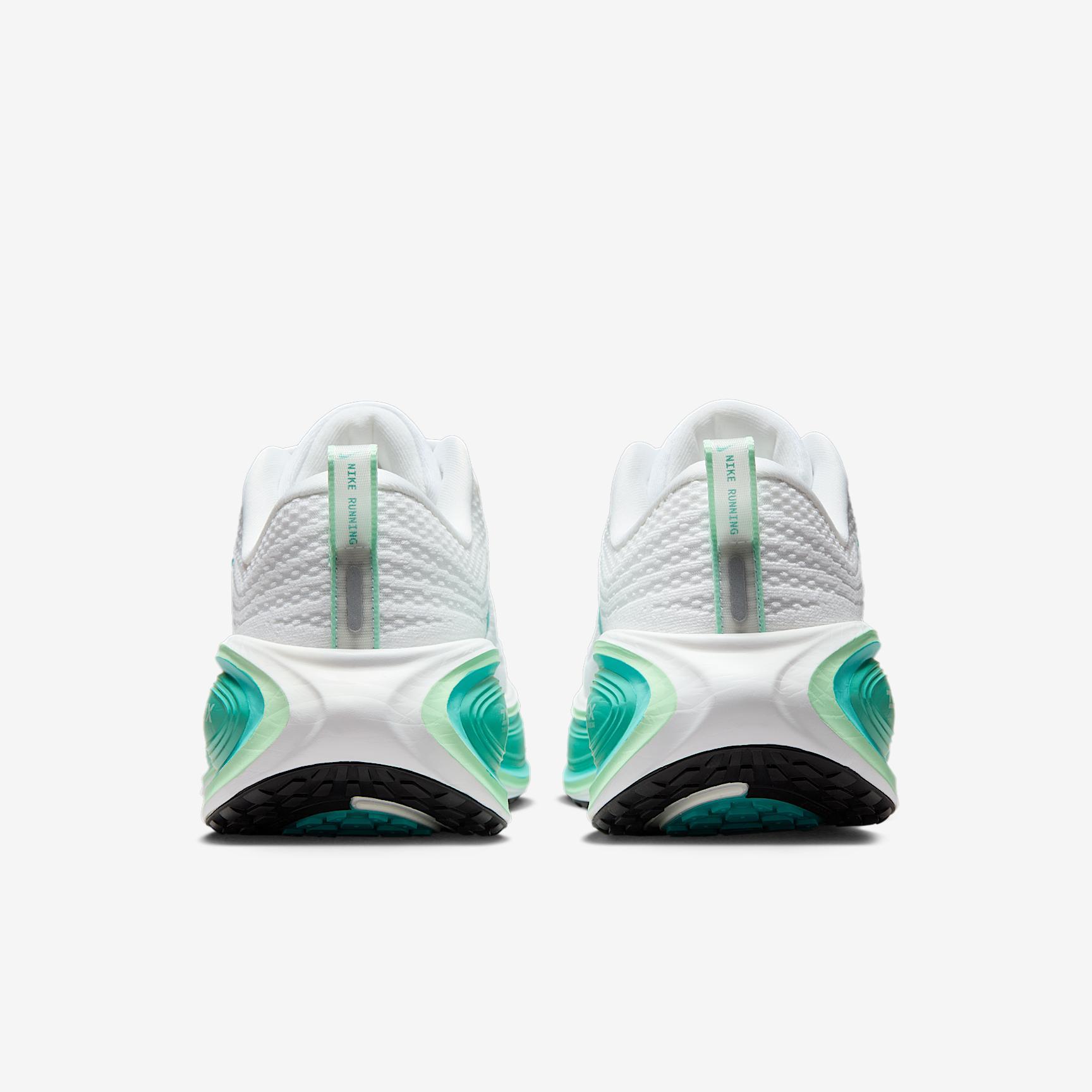 Nike Women's Vomero Plus Road Running Shoes (Extra Wide) Product Image