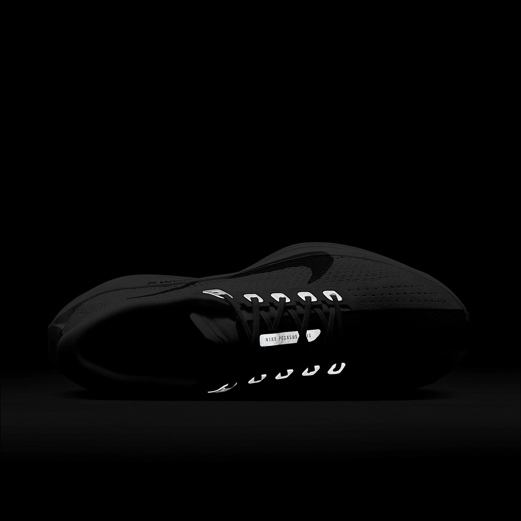 Nike Men's Pegasus Plus Road Running Shoes Product Image