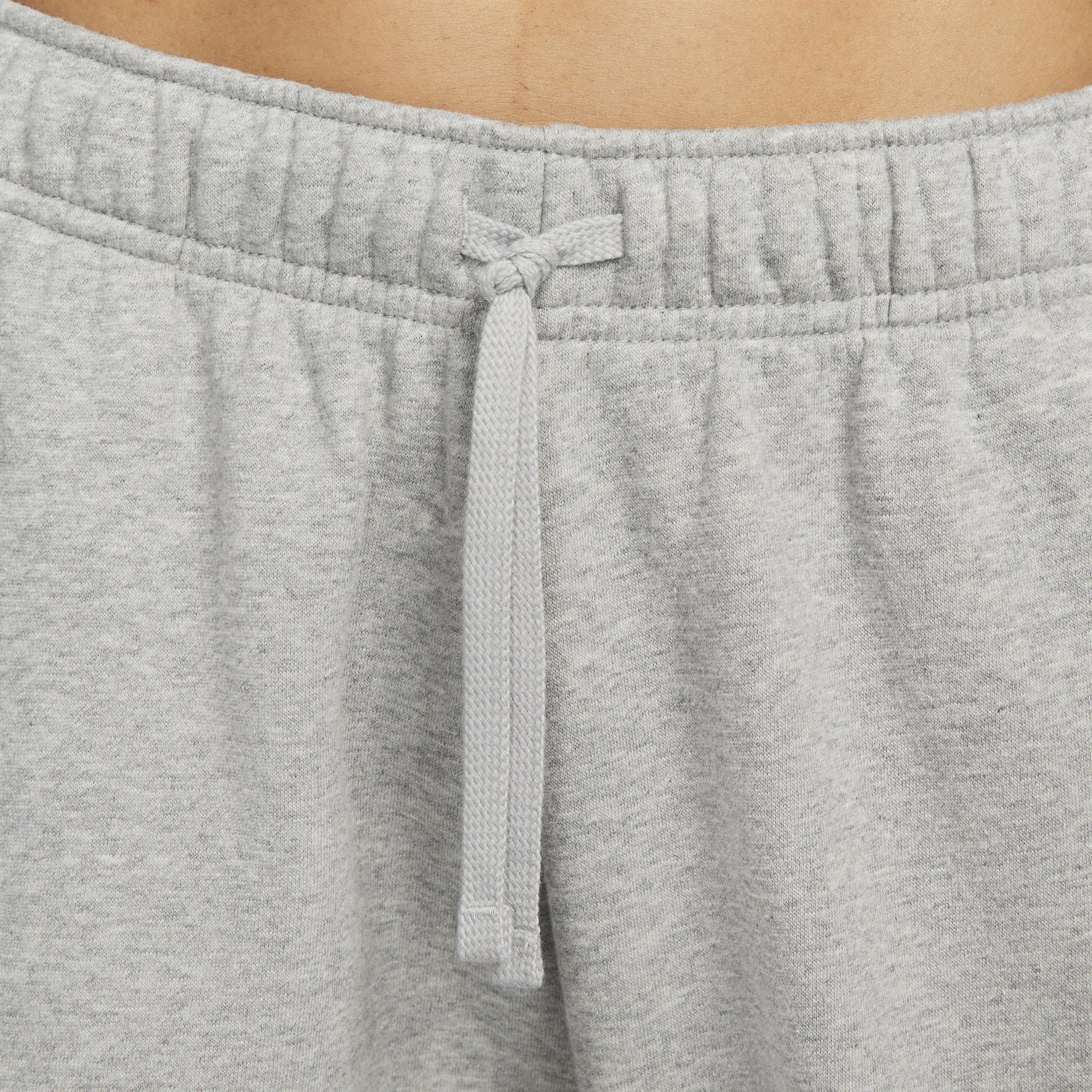 Women's Nike Sportswear Club Fleece Mid-Rise Oversized Cargo Sweatpants Product Image