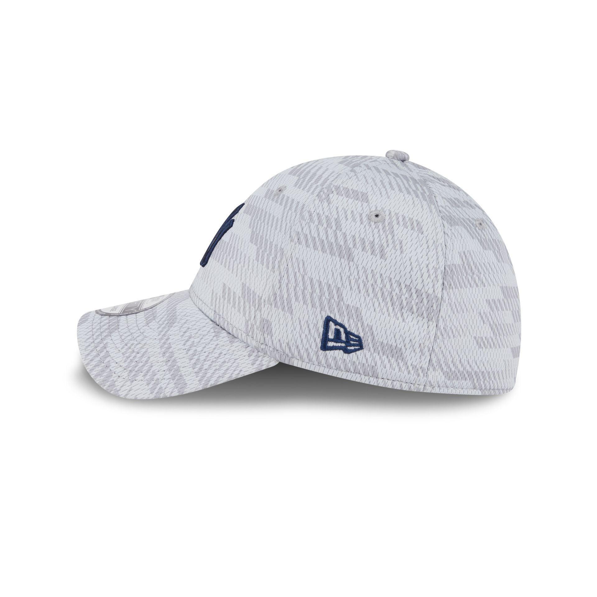 New York Yankees 2025 Clubhouse Gray 39THIRTY Stretch Fit Male Product Image
