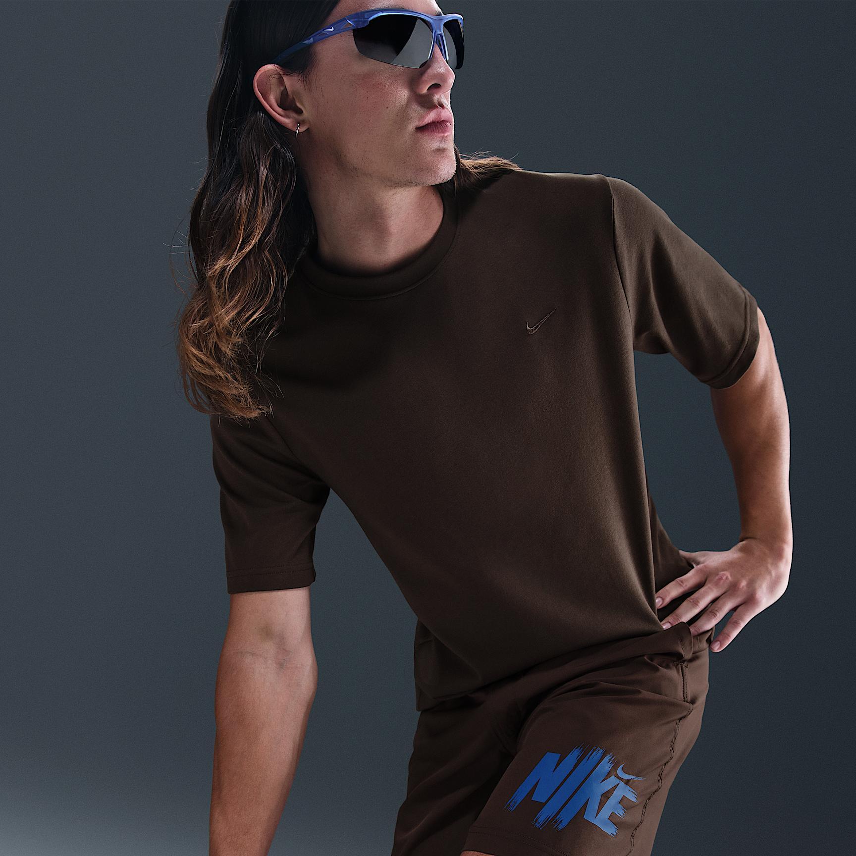 Nike Primary Men's Dri-FIT Short-Sleeve Versatile Top Product Image