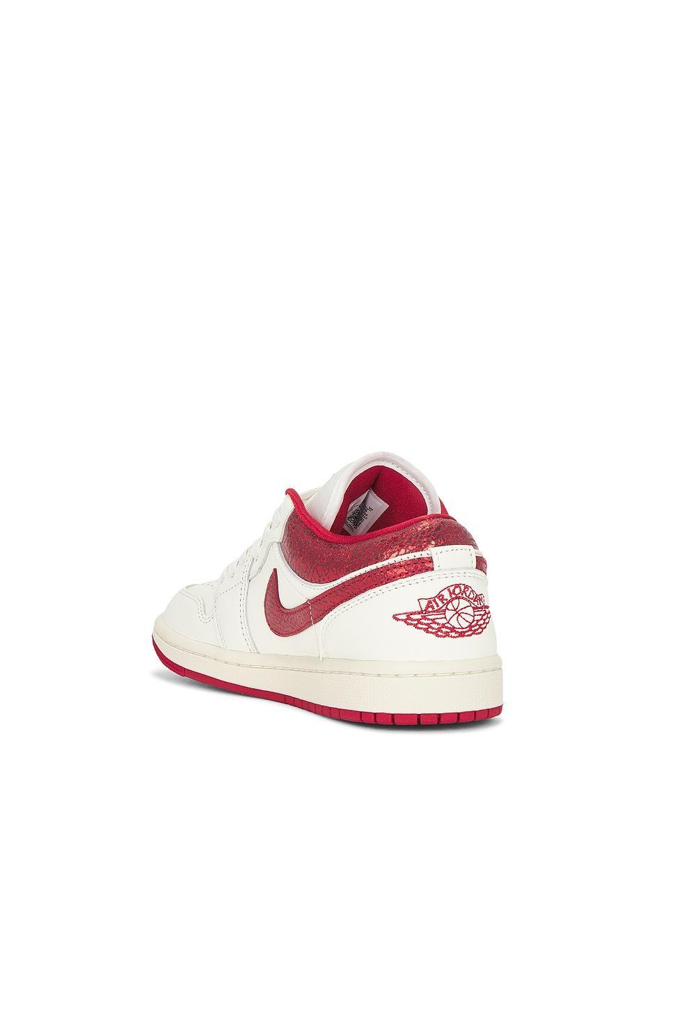 Air Jordan 1 Low Se Sneaker Jordan Product Image