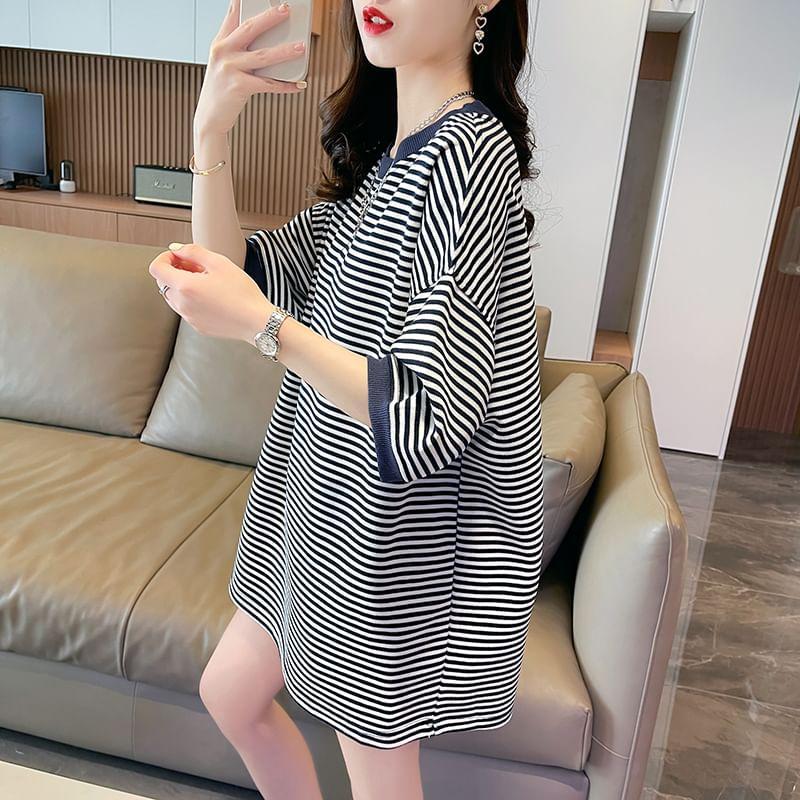 Elbow-Sleeve Crew Neck Striped T-Shirt Product Image