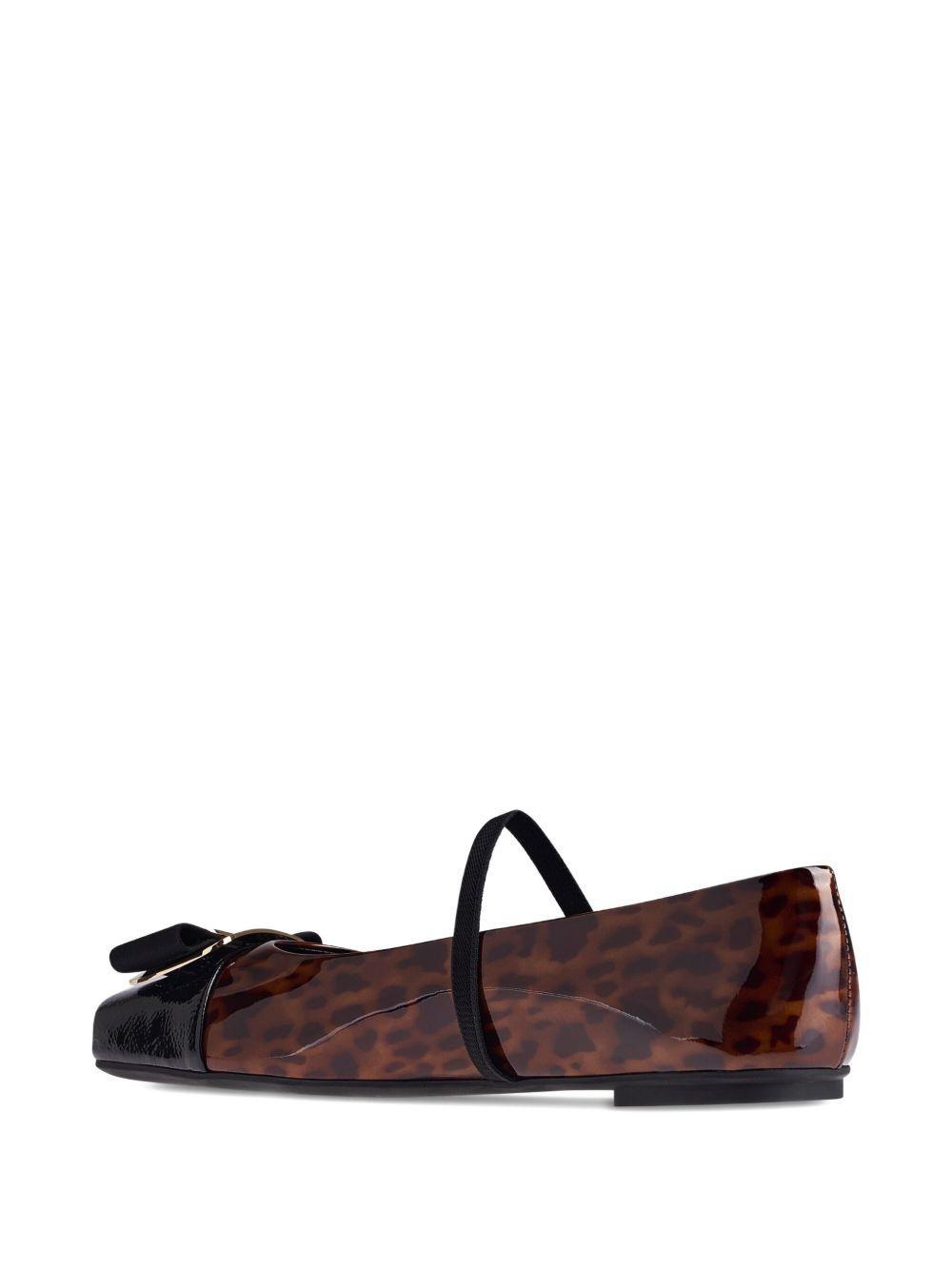 Vara Plate patent-leather ballet flats Product Image
