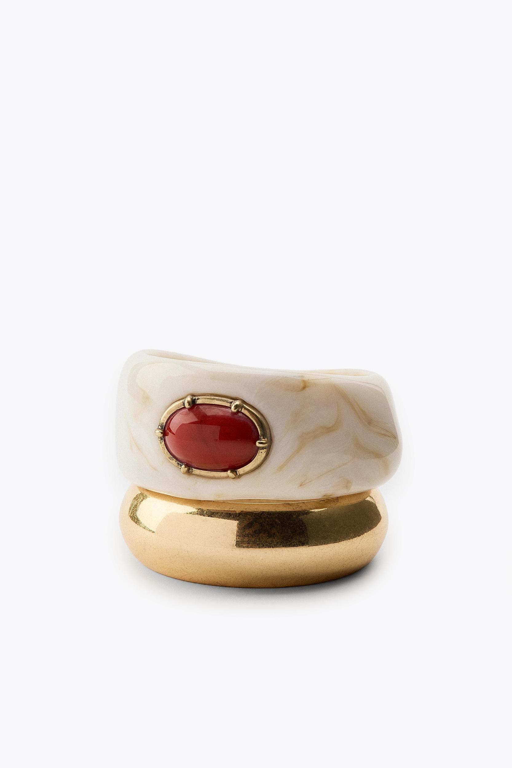 PACK OF RESIN AND METAL BRACELETS Product Image