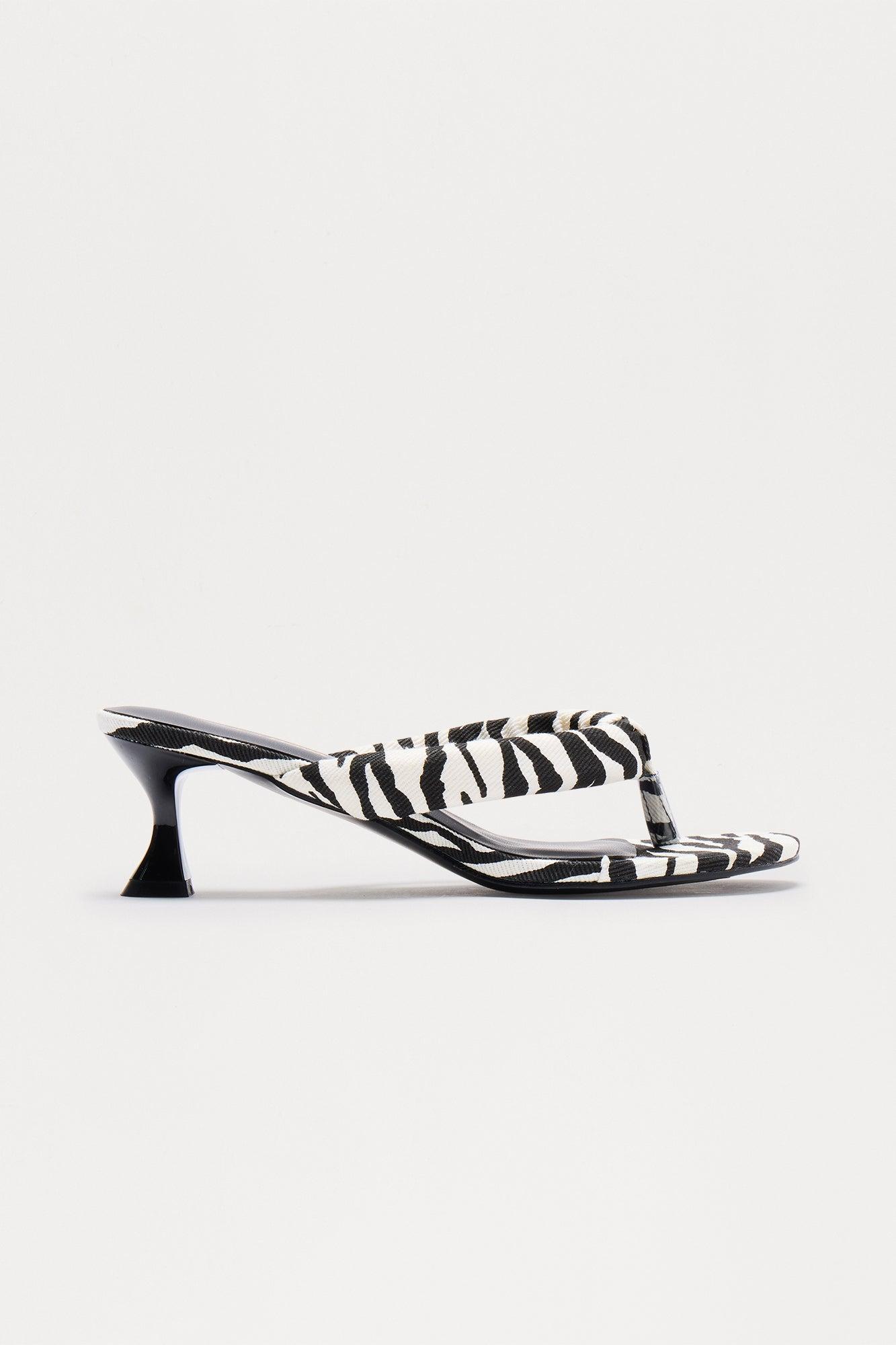Moa Thong Kitten Heels - Black/White Product Image