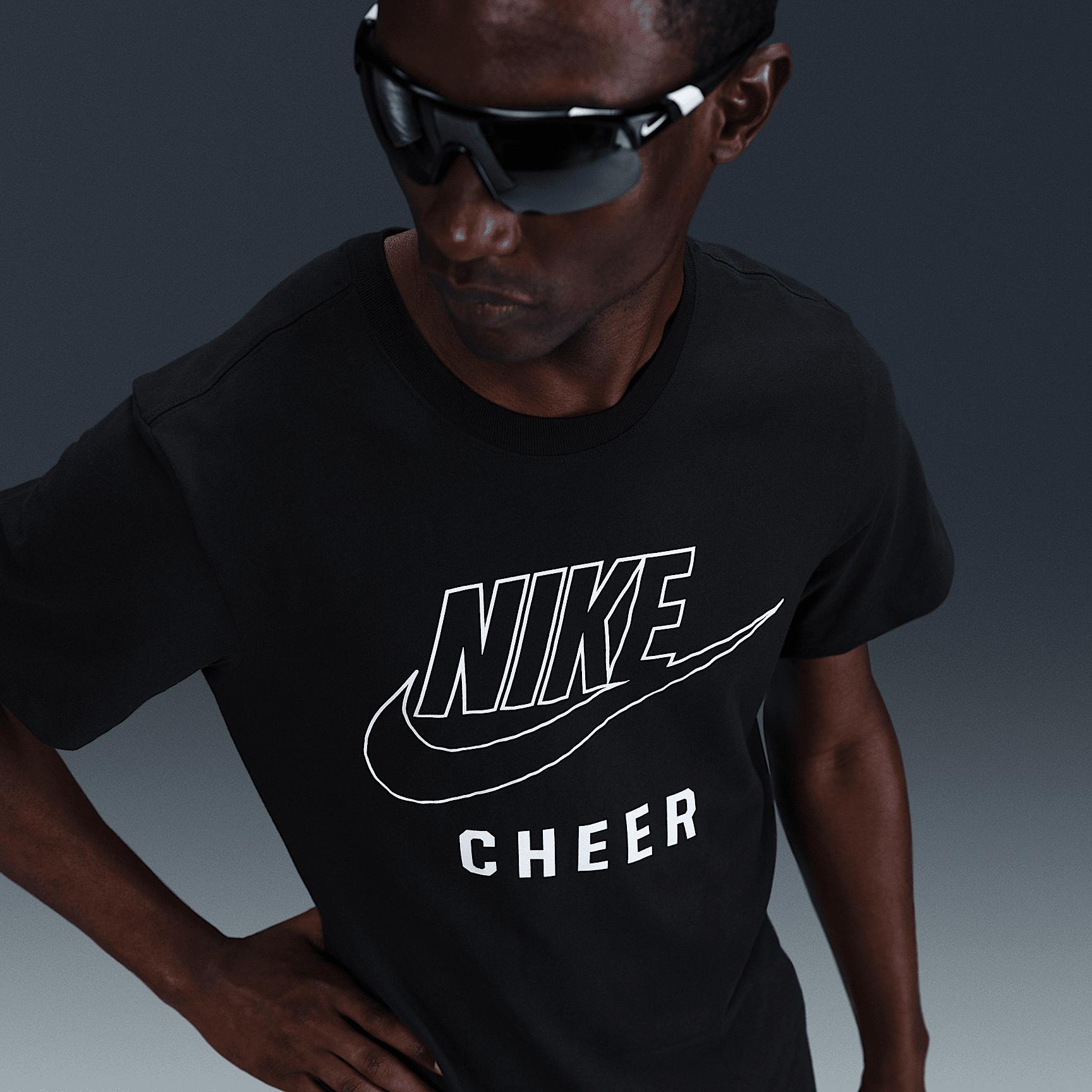 Nike Men's Swoosh Cheer T-Shirt Product Image