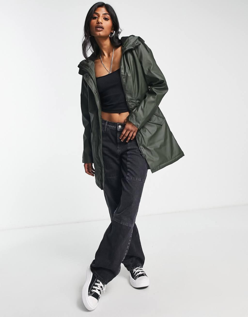Only raincoat with hood Product Image
