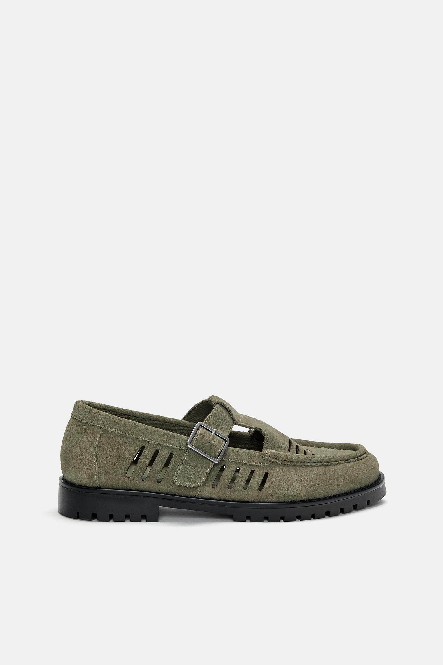 Leather shoes with buckle Product Image
