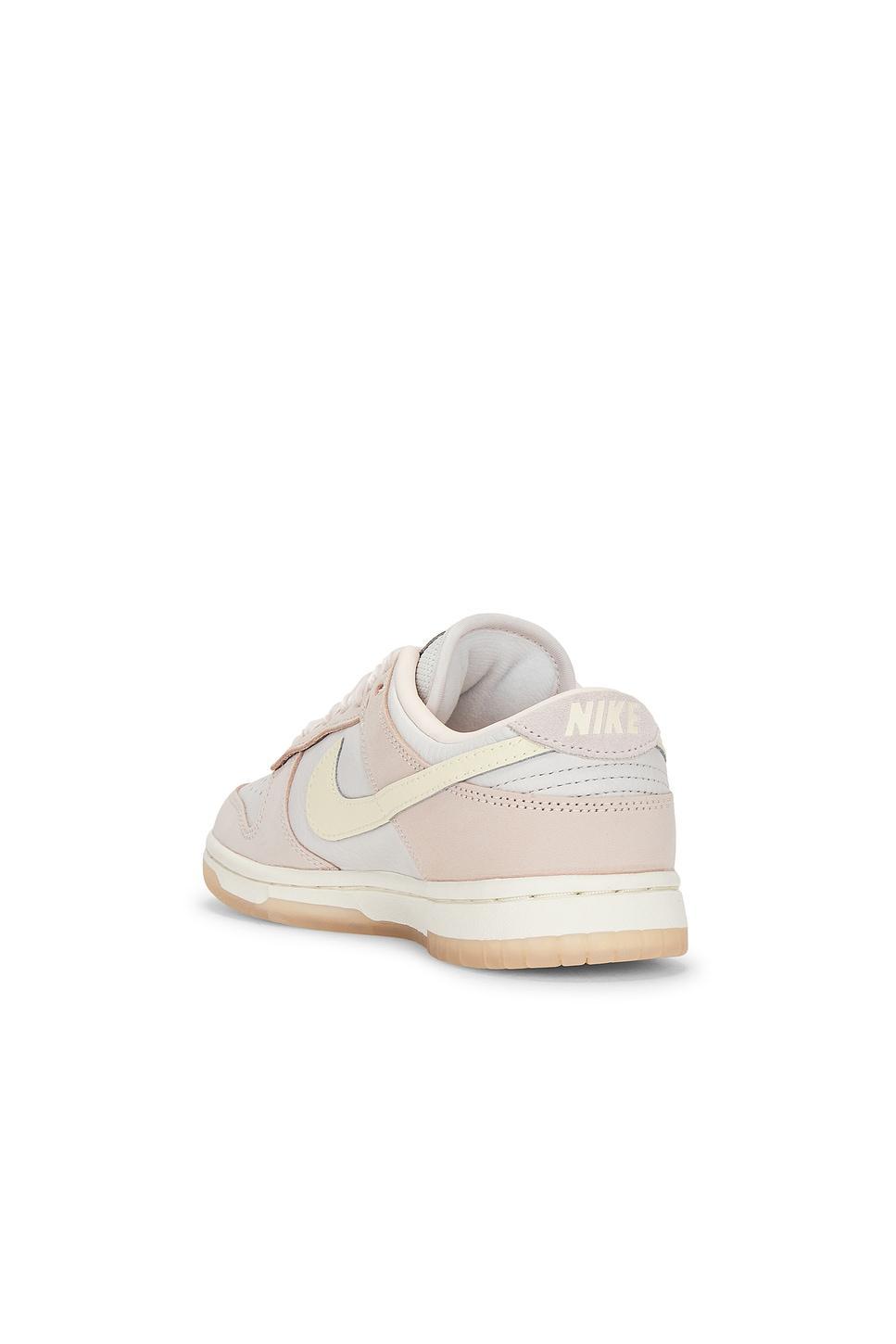 Dunk Low Premium Sneaker Nike Product Image