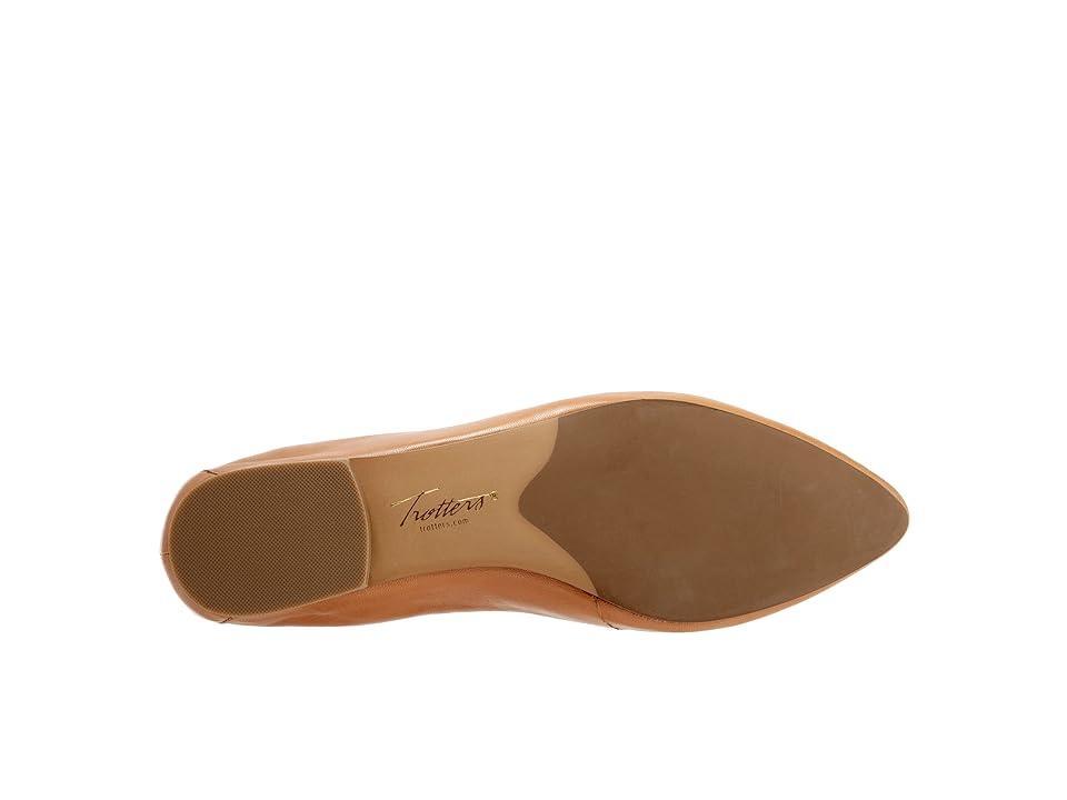 Trotters Emotion (Caramel Leather) Women's Shoes Product Image