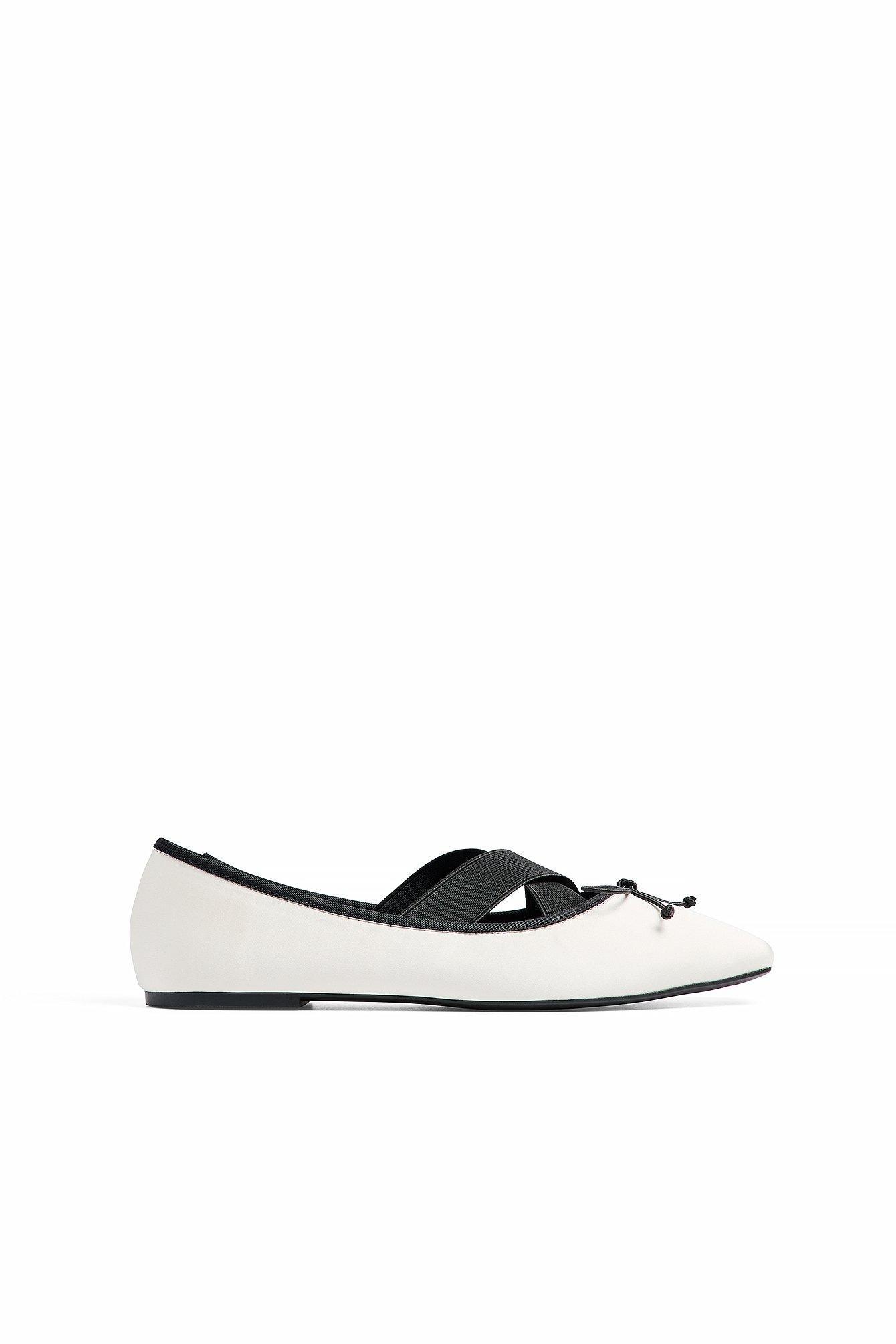 Elastic Detail Ballerinas Product Image