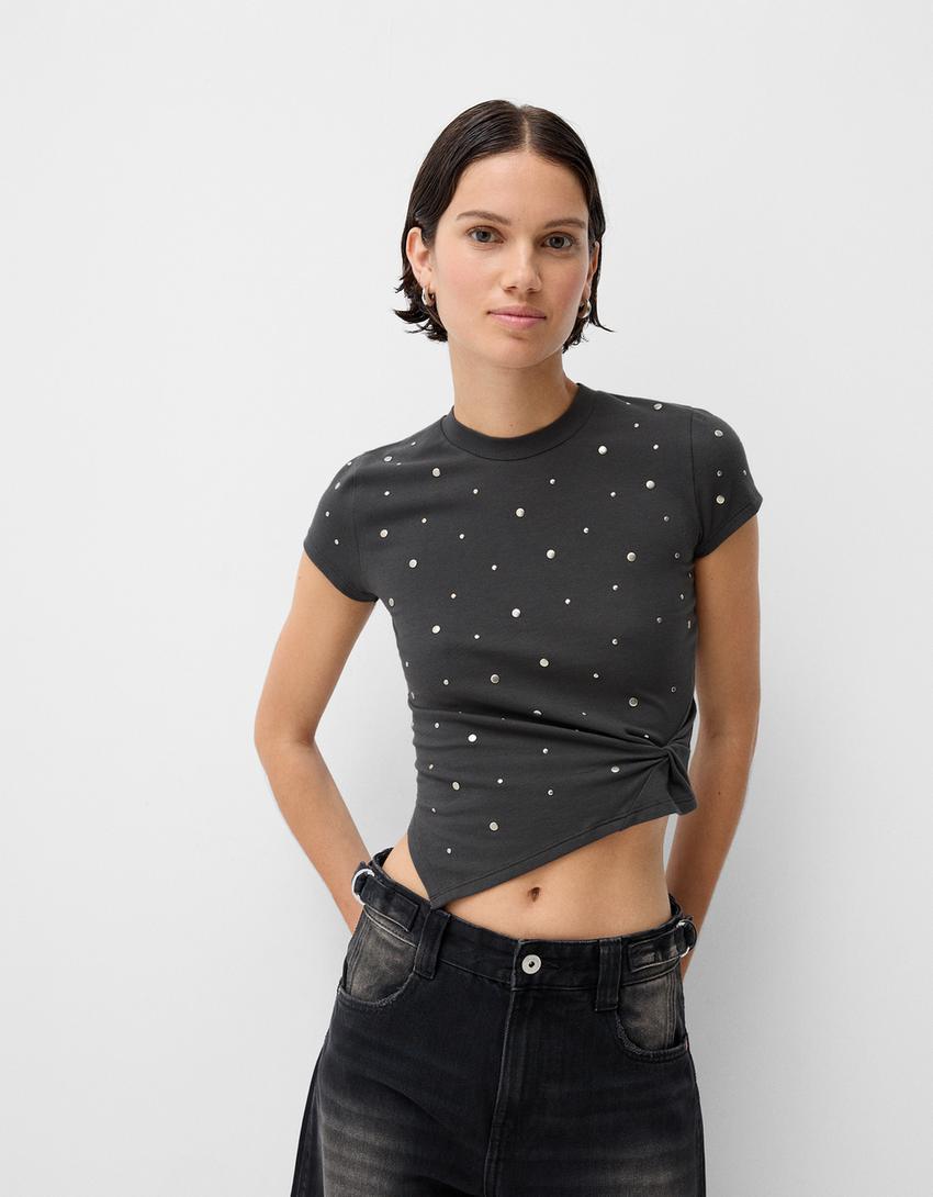 Short sleeve asymmetric T-shirt with studs Product Image