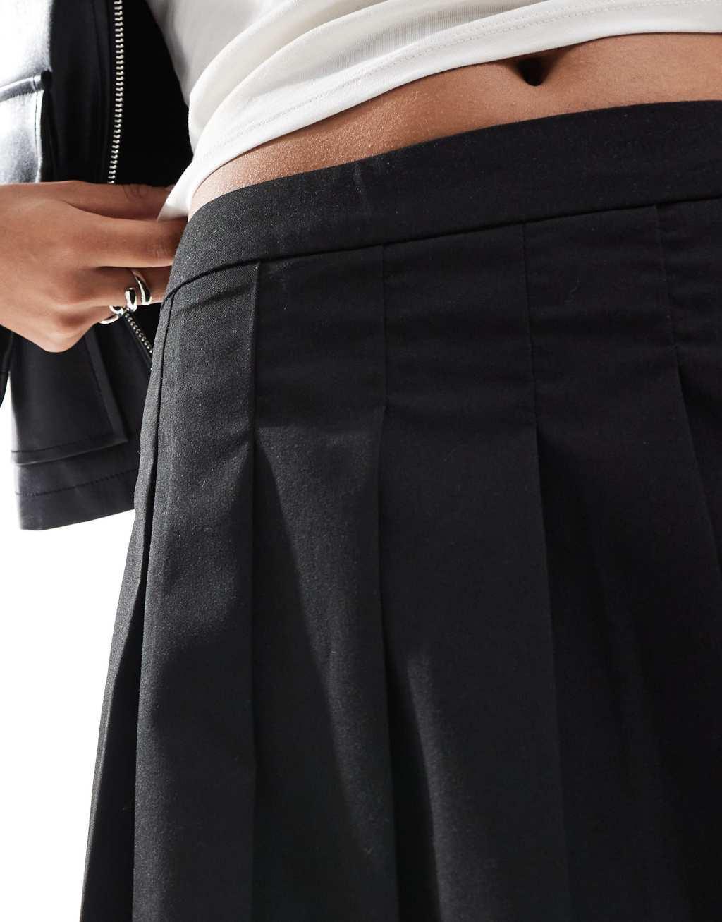 Pieces pleated mini skirt in black Product Image