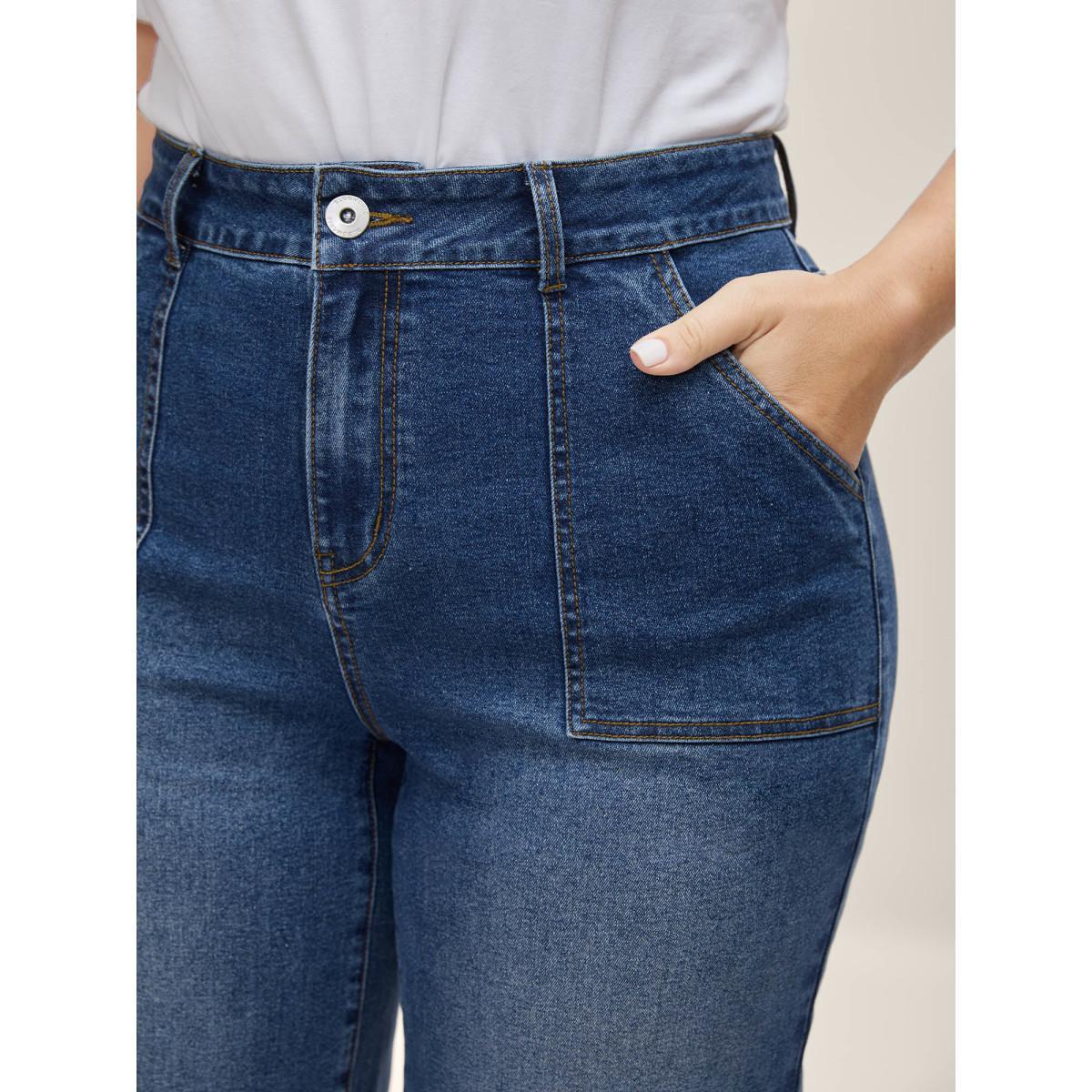 Plus Size Stretchy Mid-Rise Capri Jeans Women Midblue Medium stretch Slanted pocket Jeans BloomChic 28/5X Product Image