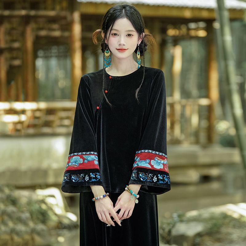 Long-Sleeve Floral Embroidered Velvet Top / High Waist Midi A-Line Skirt / Vest Product Image