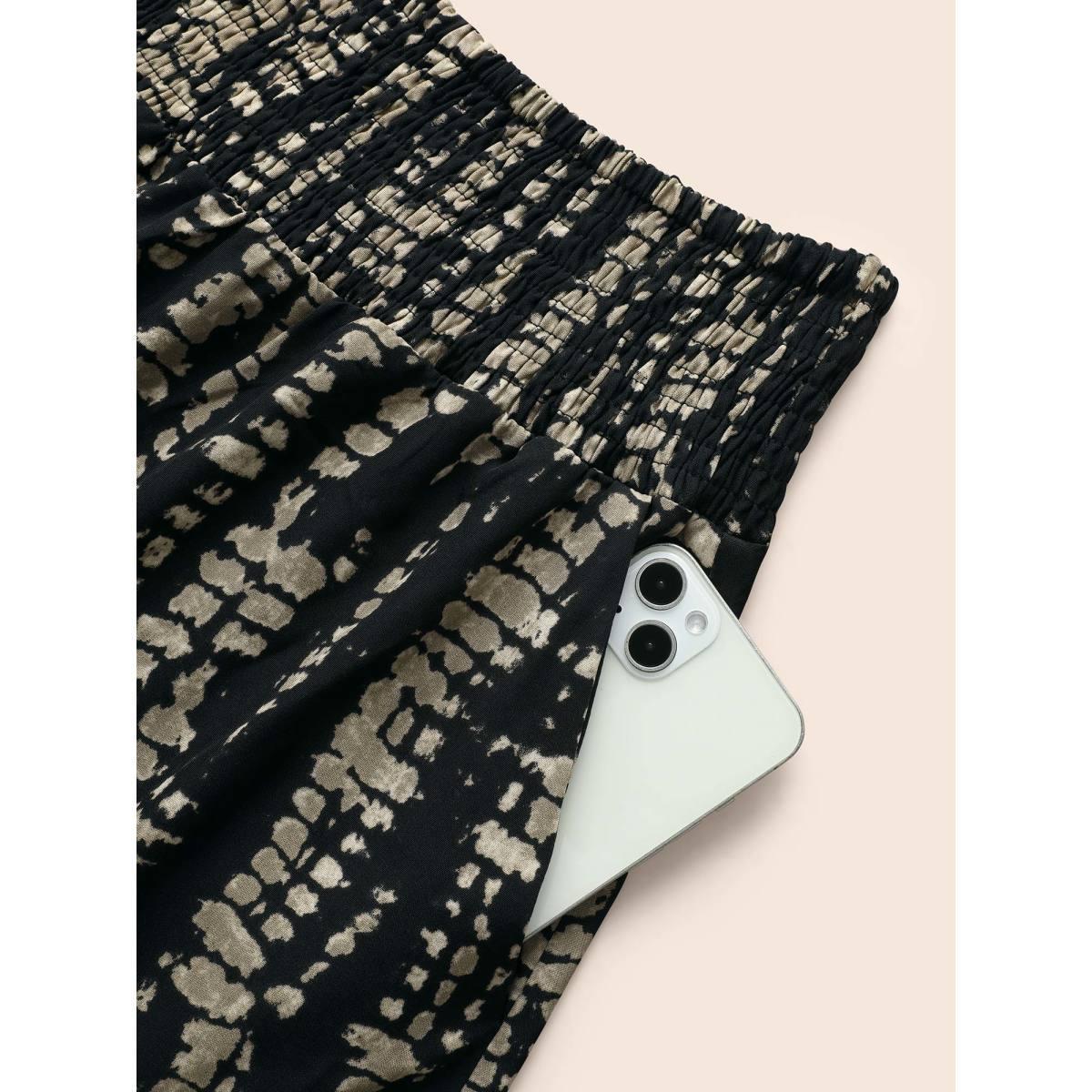 Plus Size Geometric Shirred Ruffle Layered Hem Skirt Women Black Casual Shirred No stretch Slanted pocket Everyday Skirts BloomChic 28/5X Product Image