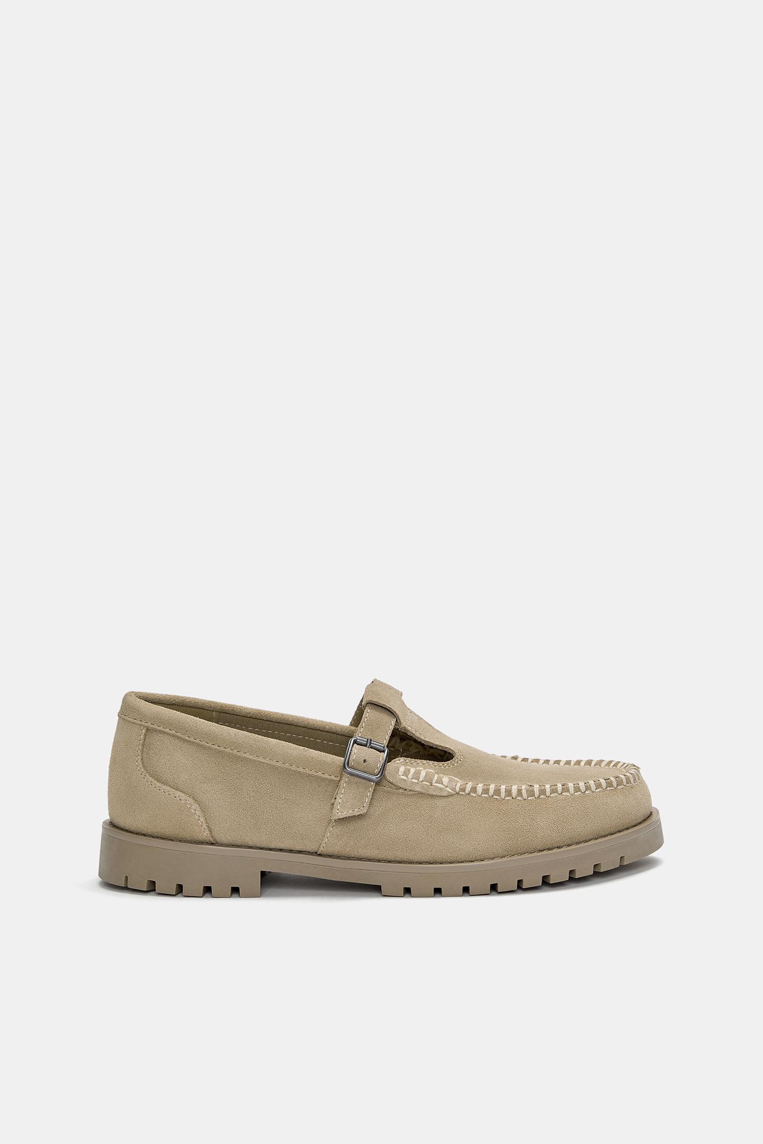 Leather shoes with buckles Product Image