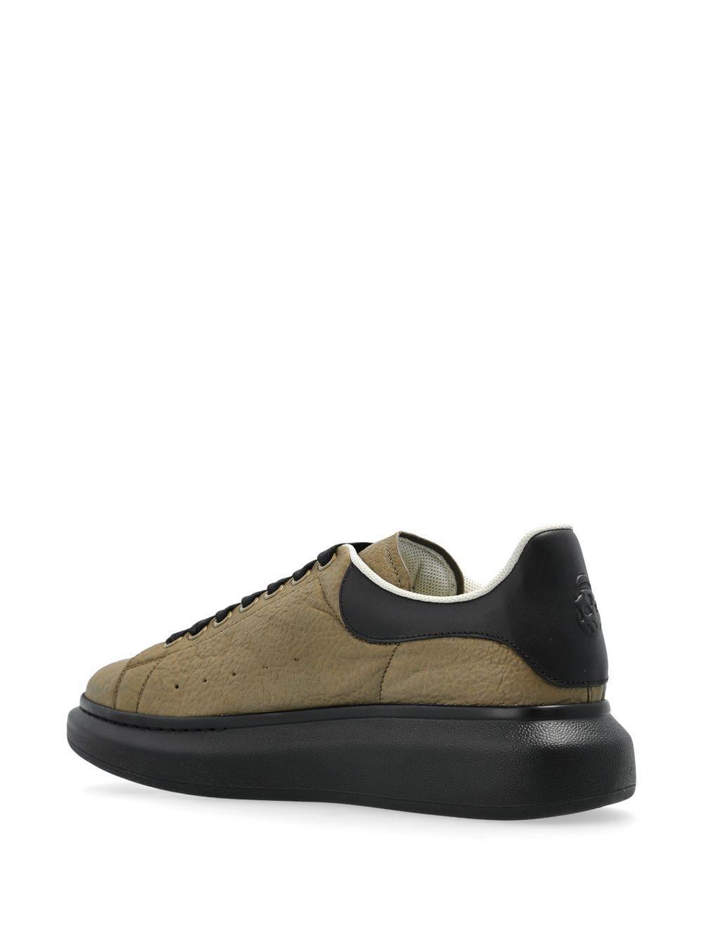 low-top sneakers Product Image