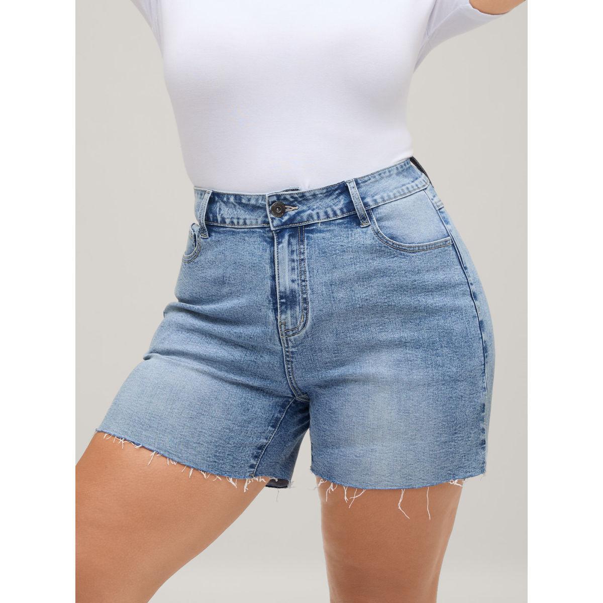 Plus Size Classic Cut Skinny-Fit Denim Shorts Women Midblue Medium stretch Everyday-Casual Slanted pocket Denim Shorts BloomChic 10/M Product Image