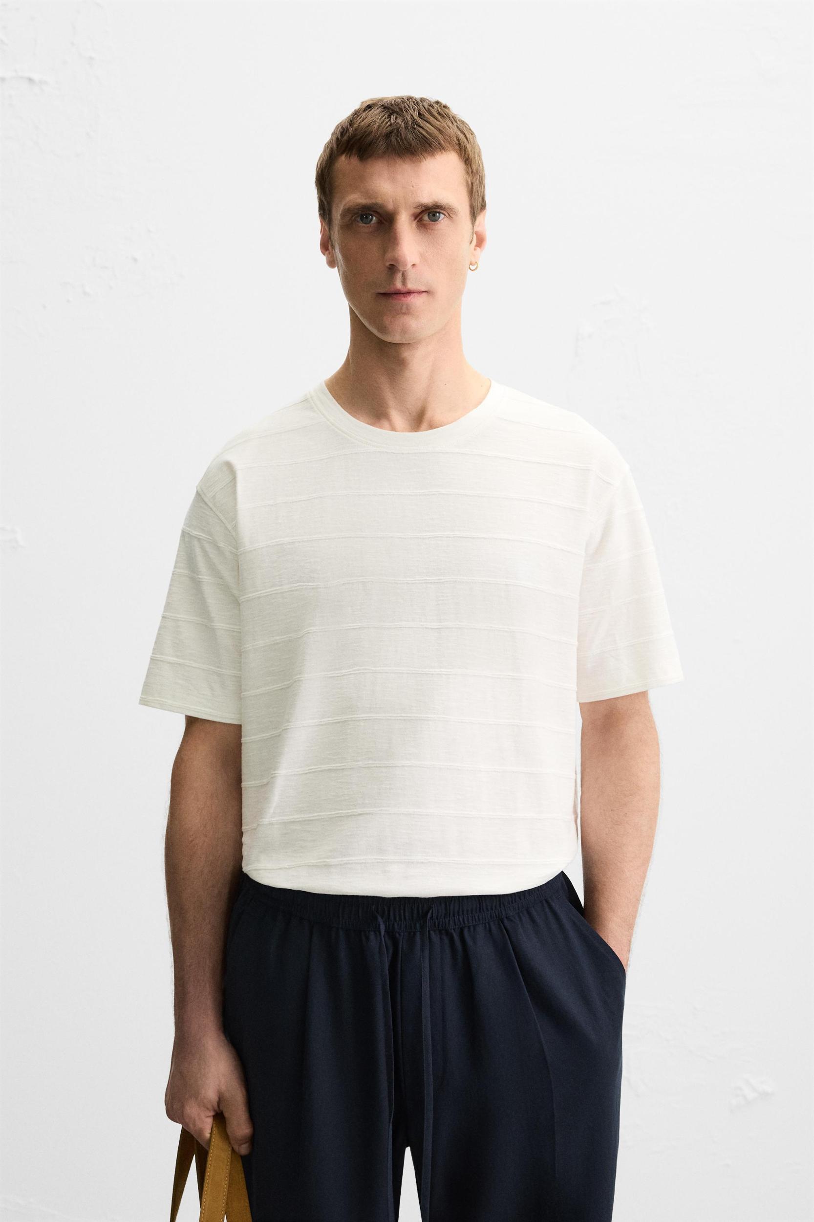 STRIPED IRREGULAR TEXTURED T-SHIRT Product Image