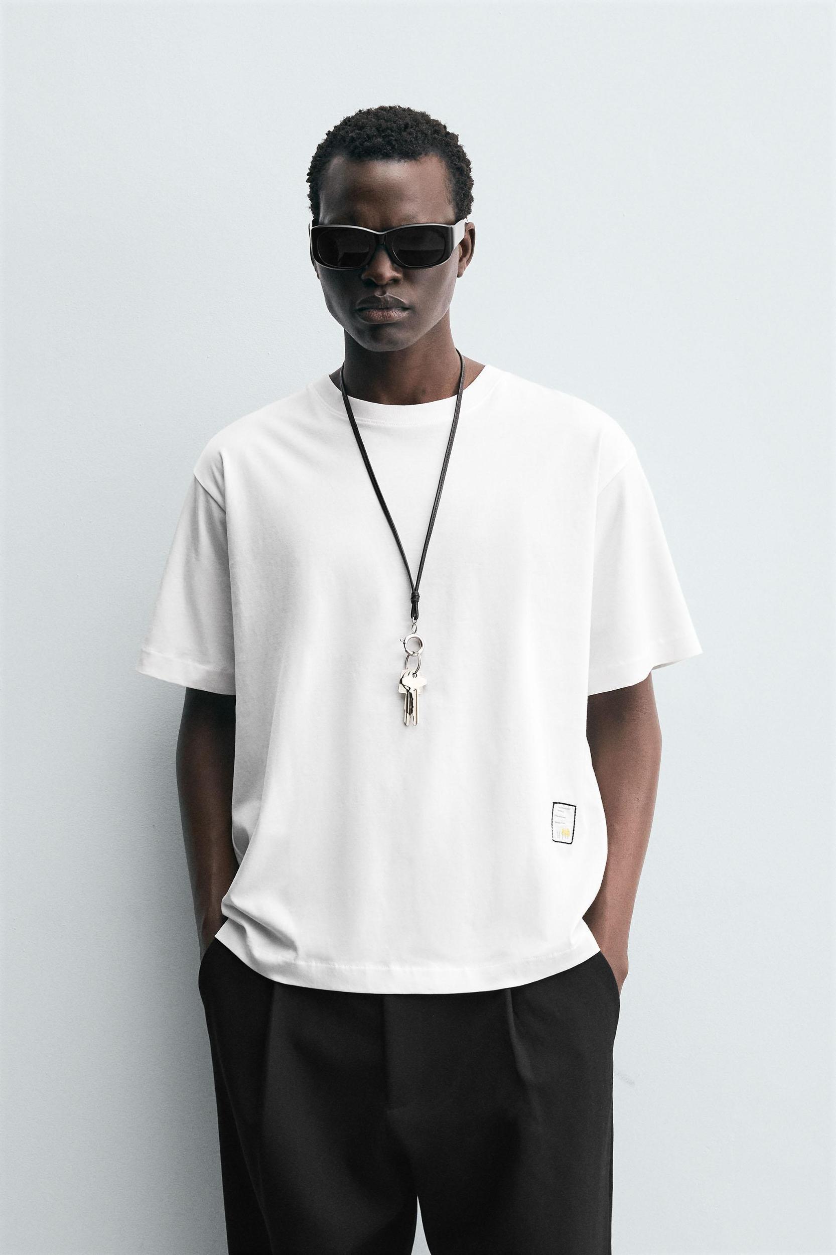 CONTRAST PATCH T-SHIRT Product Image