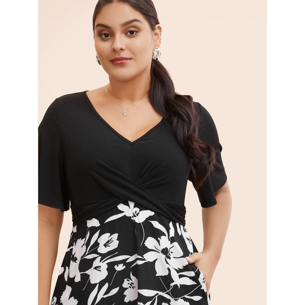 Plus Size Silhouette Floral Print Patchwork Crossover Pocket Dress Black Women Office Patchwork V-neck Short sleeve Curvy Midi Dress BloomChic 28/5X Product Image