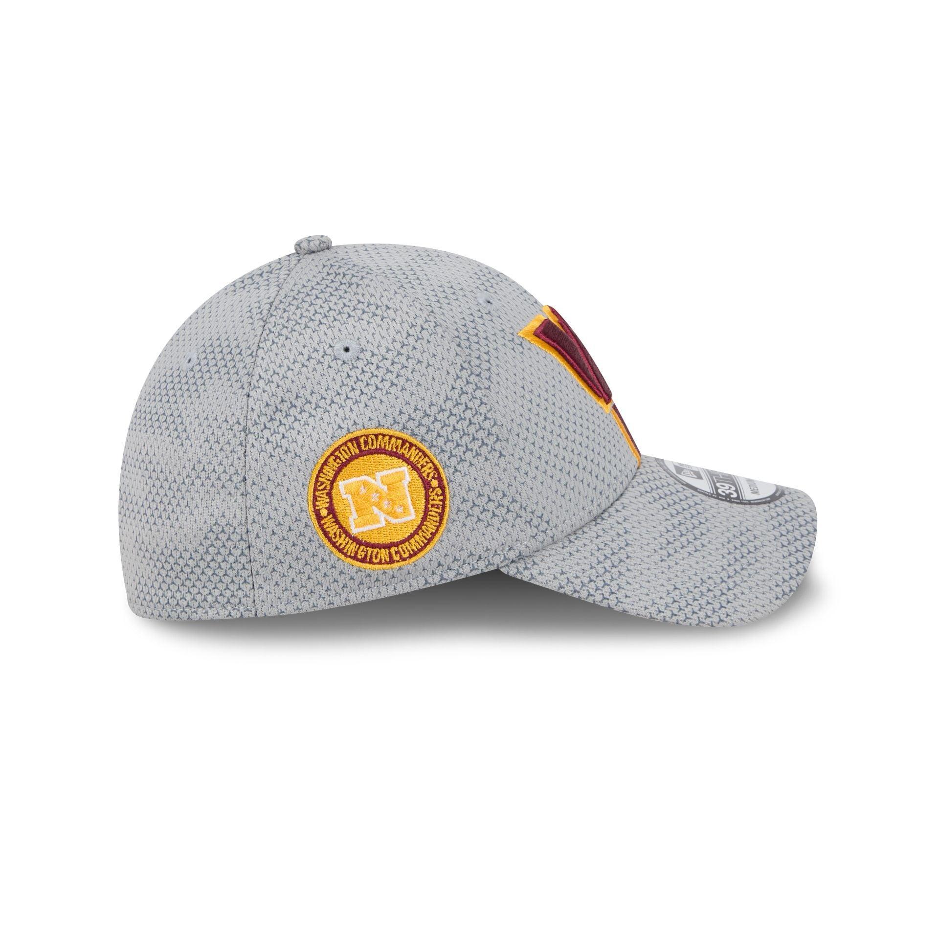 Los Angeles Chargers 2024 Sideline Gray 39THIRTY Stretch Fit Hat Male Product Image