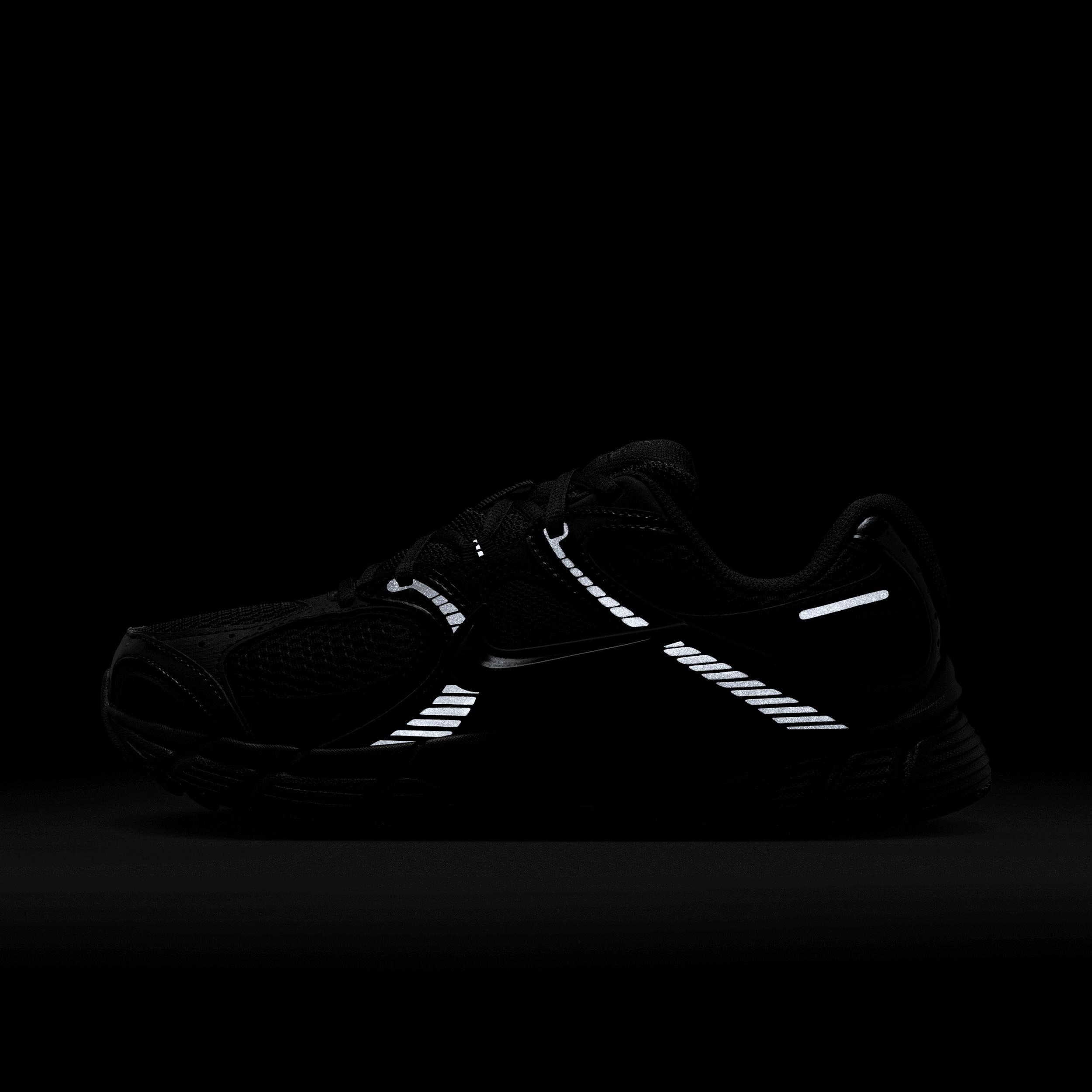 Nike Womens V5 Rnr Sneaker Running Sneakers Product Image