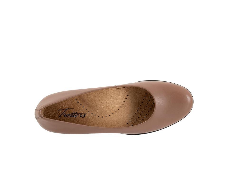 Trotters Rozalin (Stone) Women's Flat Shoes Product Image