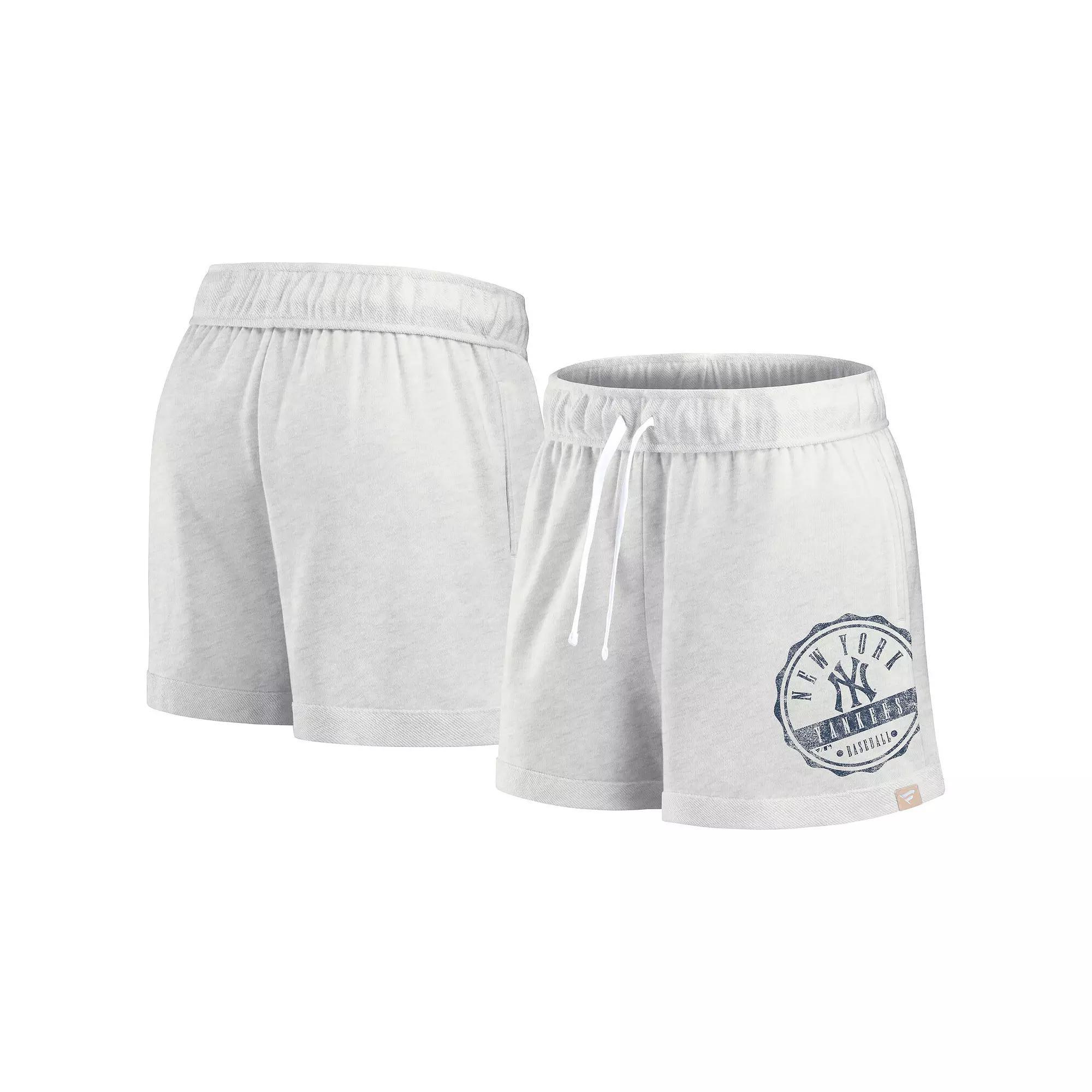 Women's Fanatics Branded Oatmeal New York Yankees Oversized Badge Lounge Shorts, Size: 2XL, Team Product Image