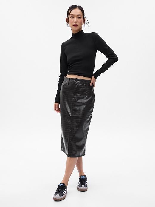 Modern Mockneck T-Shirt Product Image