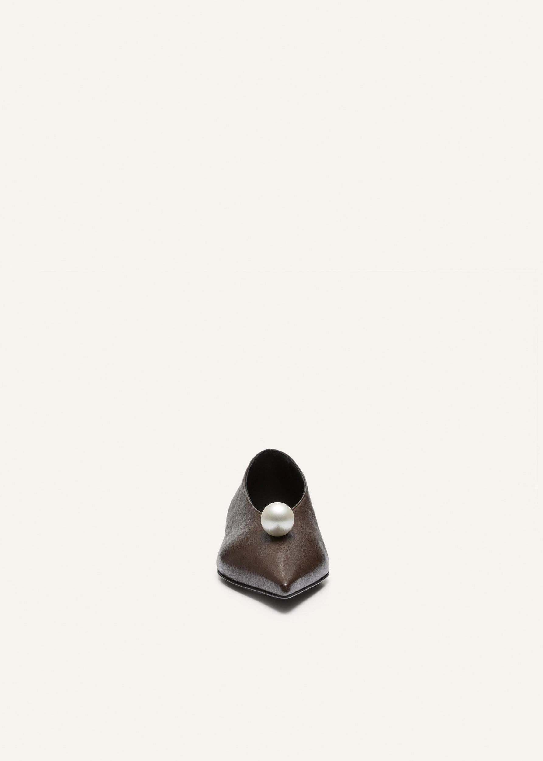 Pointed pearl ballet flats in brown leather Product Image