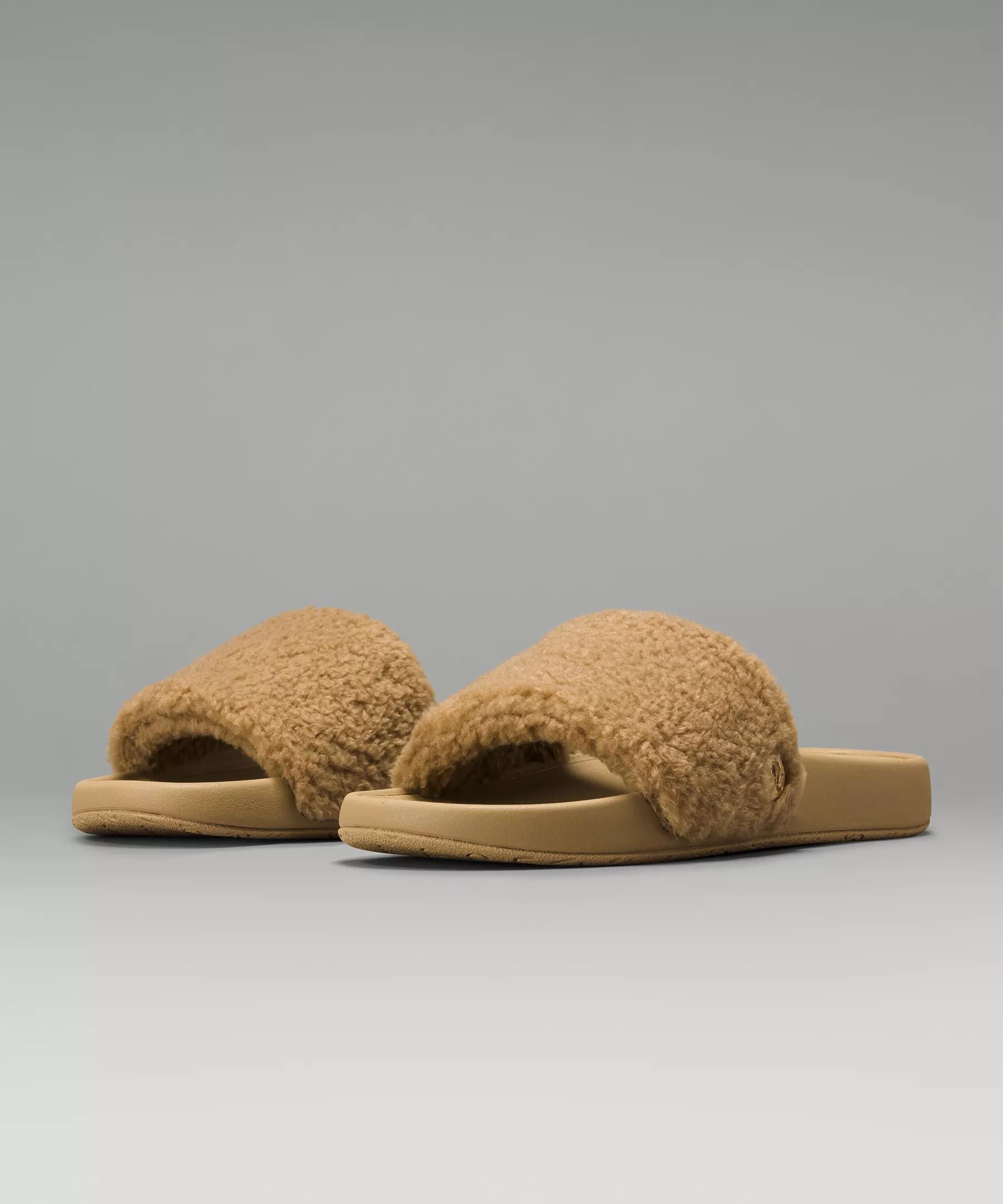 Women's Fleece Restfeel Slide Product Image