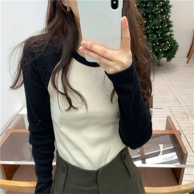 Long-Sleeve Crewneck Raglan Knit Top Product Image