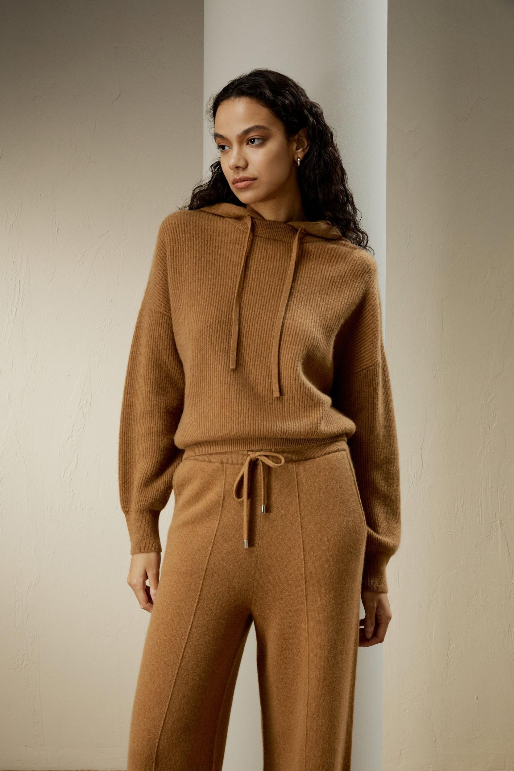 Eshe 2-in-1 Cashmere Detachable Hoodie Product Image