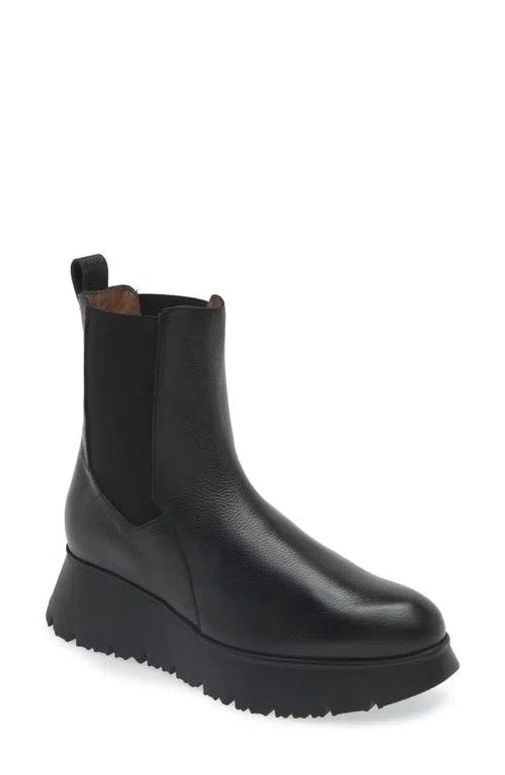 WONDERS Platform Chelsea Boot In Black Tumbled Leather Product Image