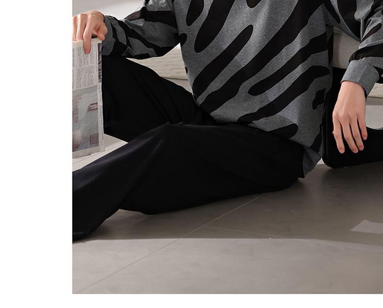 Pajama Set: Long-Sleeve Round Neck Two Tone Print T-Shirt + Plain Pants Product Image