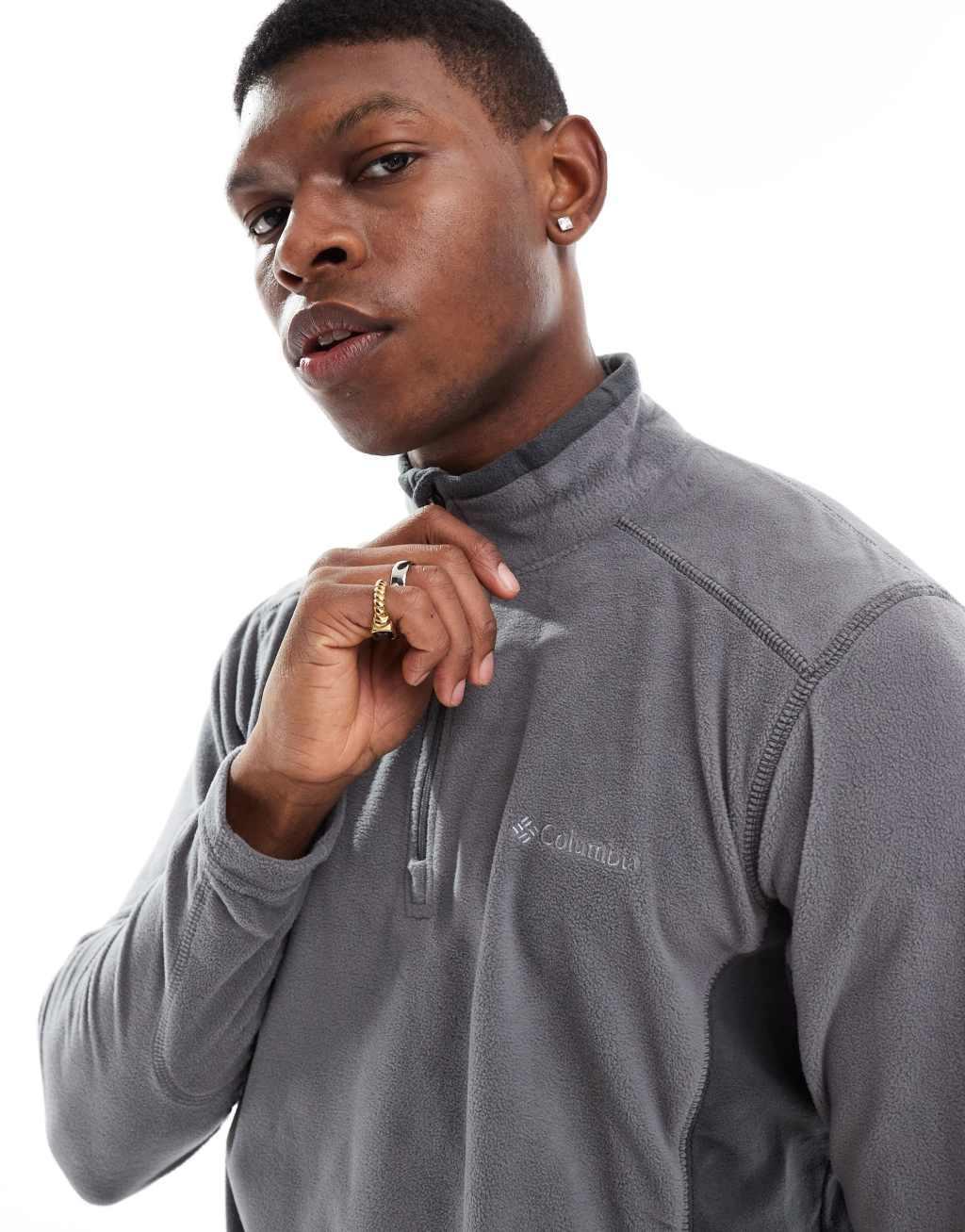 Columbia Klamath Range half zip in dark gray Product Image