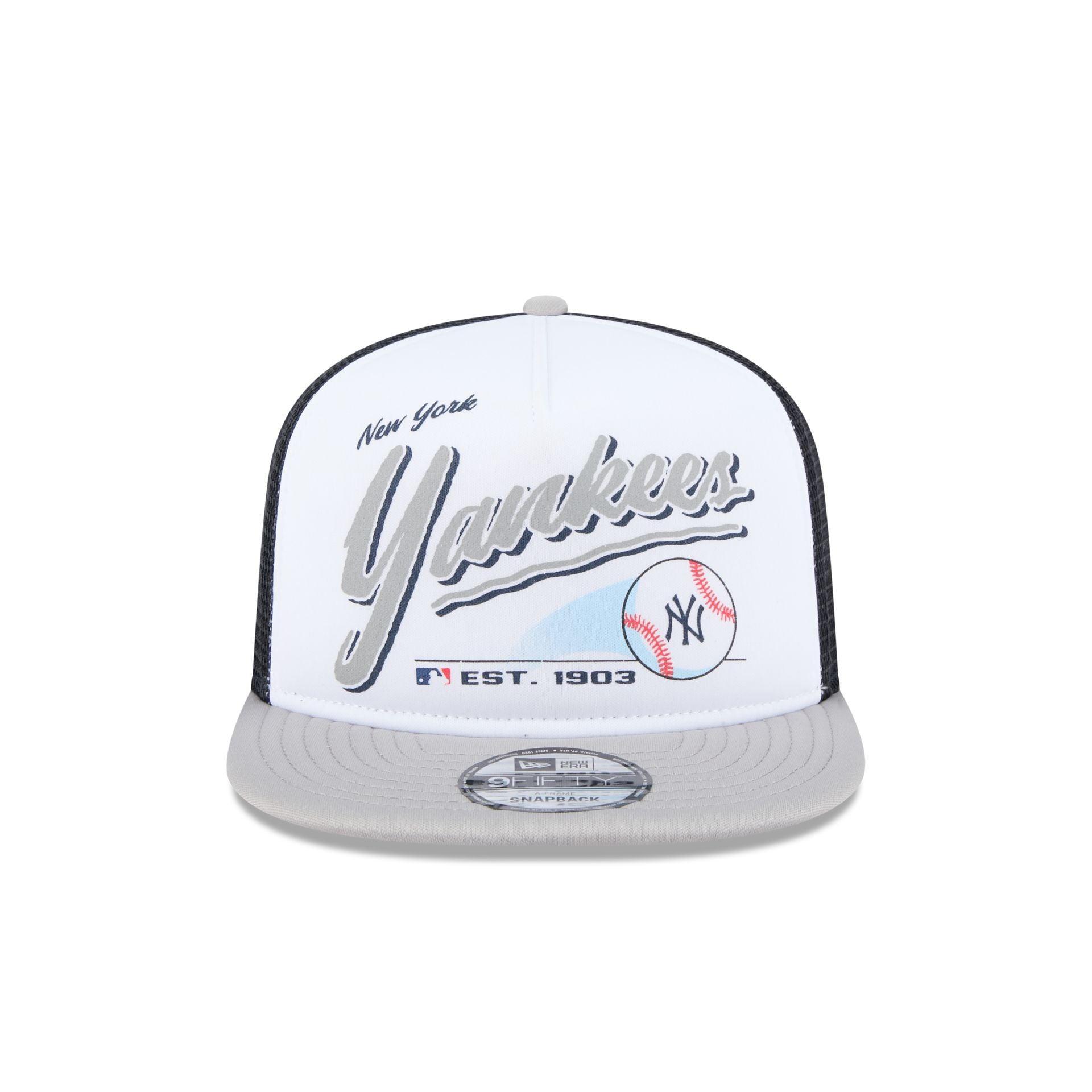 New York Yankees Retro Script 9FIFTY A-Frame Trucker Hat Male Product Image
