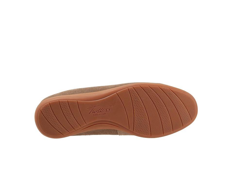 Trotters Dawson (Stone Suede) Women's Flat Shoes Product Image