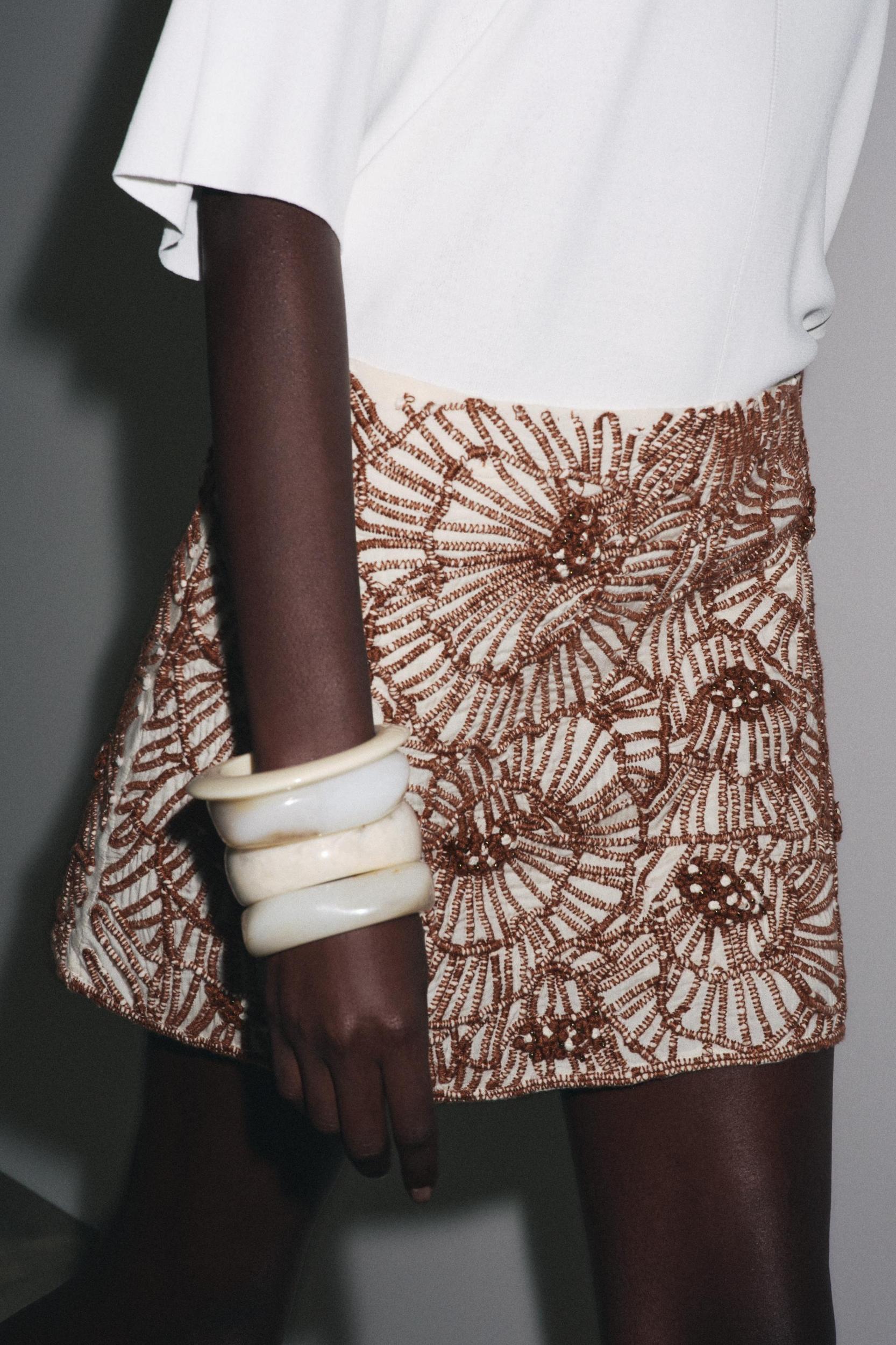 ZW COLLECTION FLORAL EMBROIDERED MINI SKIRT Product Image
