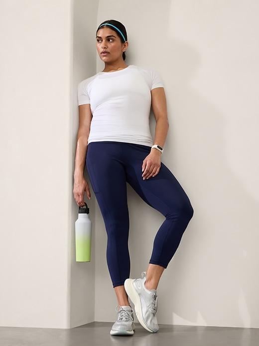 Momentum Seamless Tee Product Image