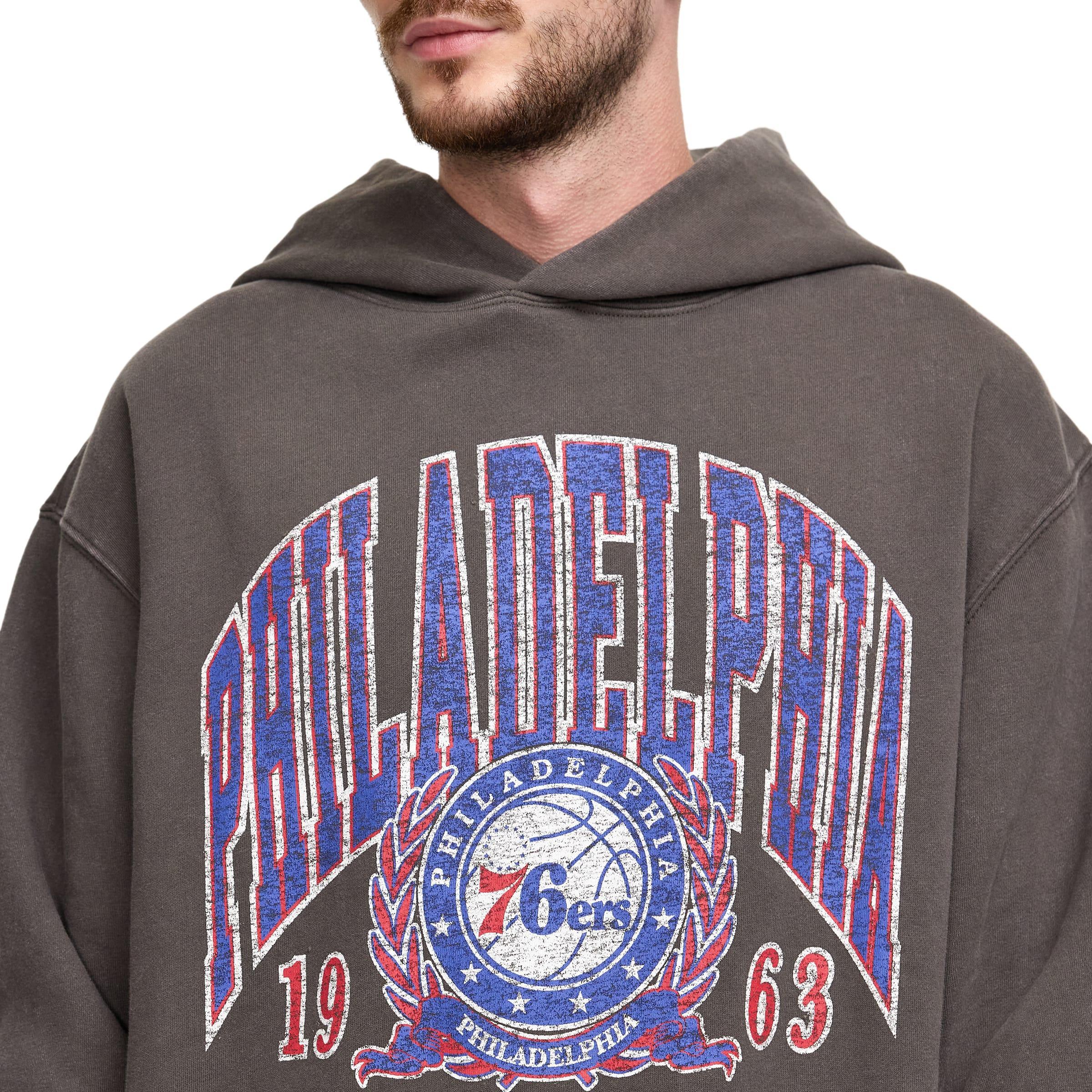 Milwaukee Bucks Oversized Essentials Hoodie Male Product Image