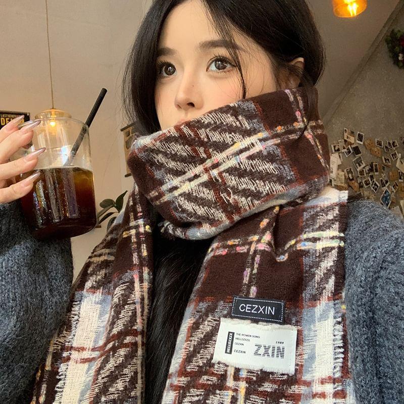 Houndstooth Shawl Product Image