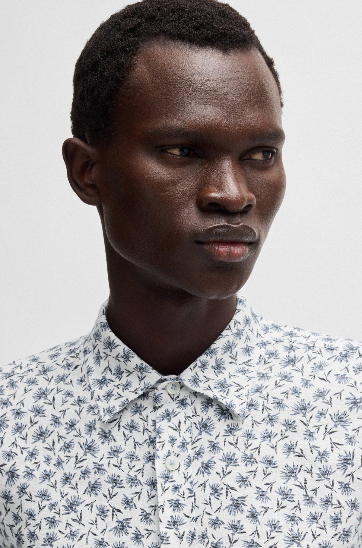Slim-fit shirt in floral-print stretch linen Product Image