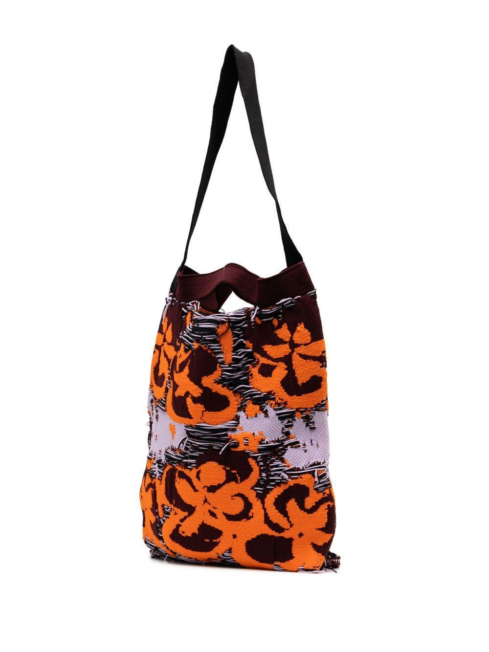 knitted floral tote bag Product Image