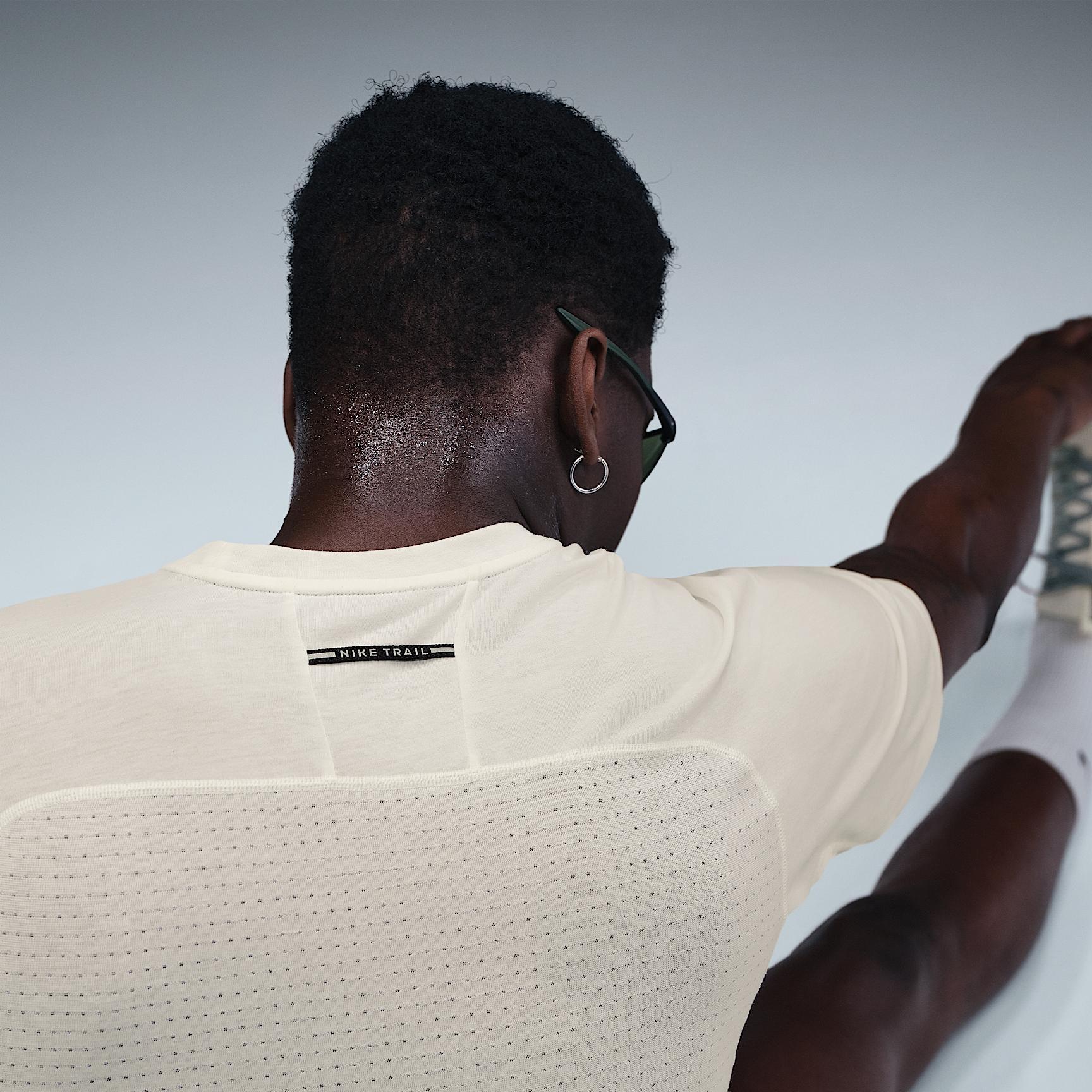 Nike Solar Chase Men's Dri-FIT ADV Short-Sleeve Running Top Product Image