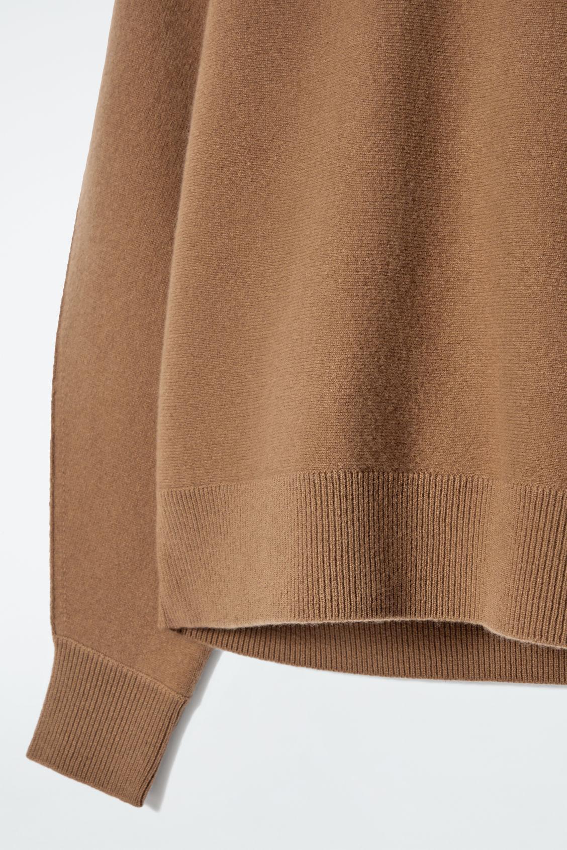 ROUNDED DOUBLE-FACED WOOL SWEATER Product Image