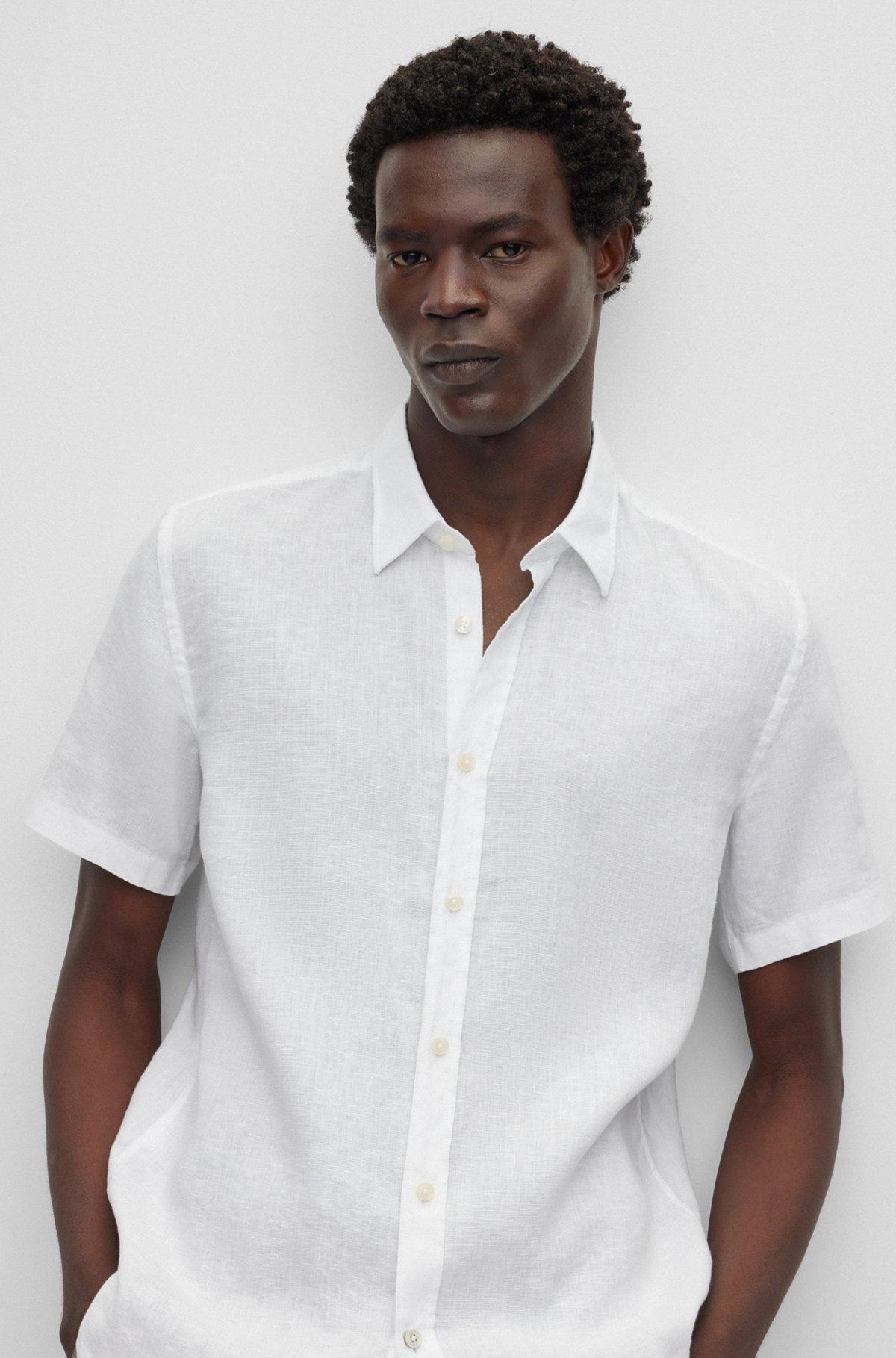 Slim-fit short-sleeved shirt in stretch-linen chambray Product Image
